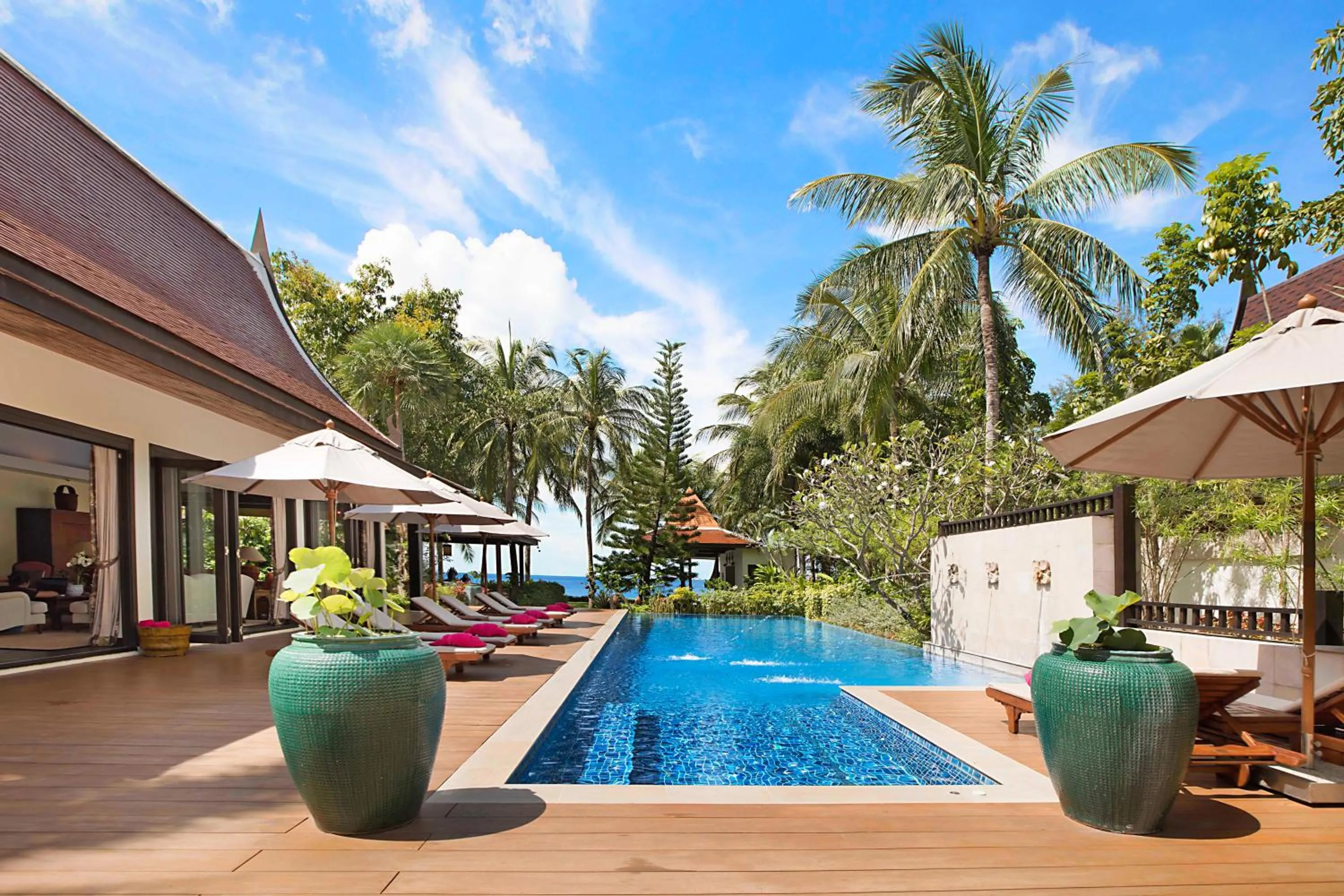 Pool view in Dhevatara Cove