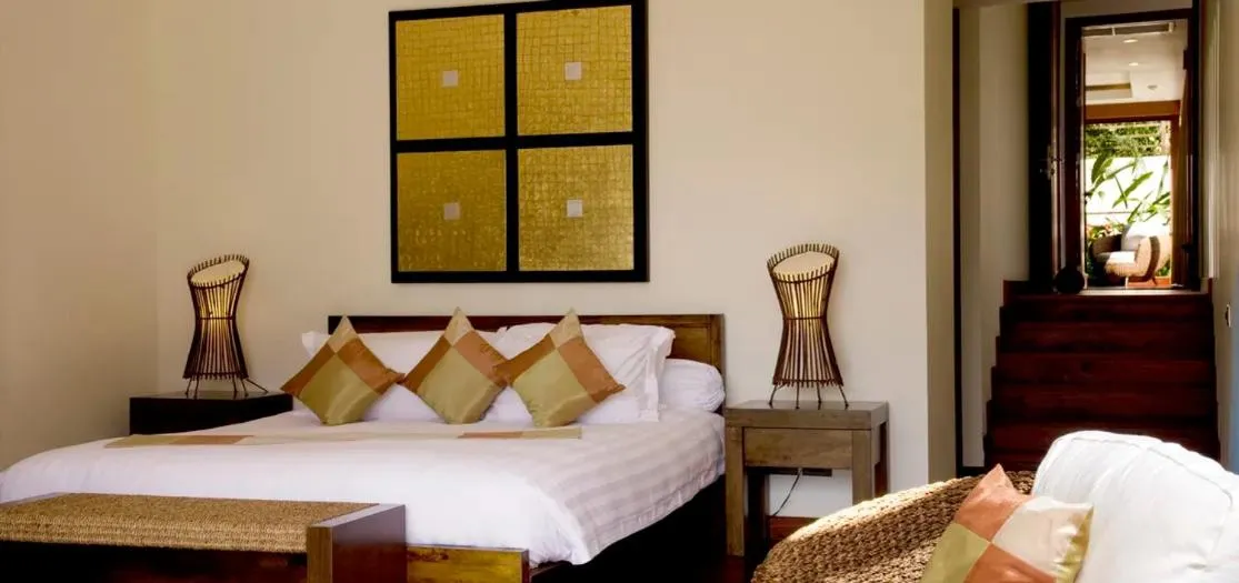 Bed in Dhevatara Cove