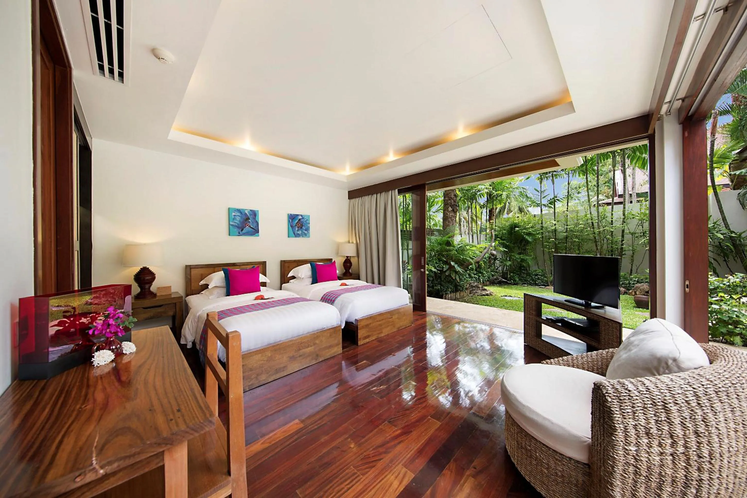 TV and multimedia, Bed in Dhevatara Cove