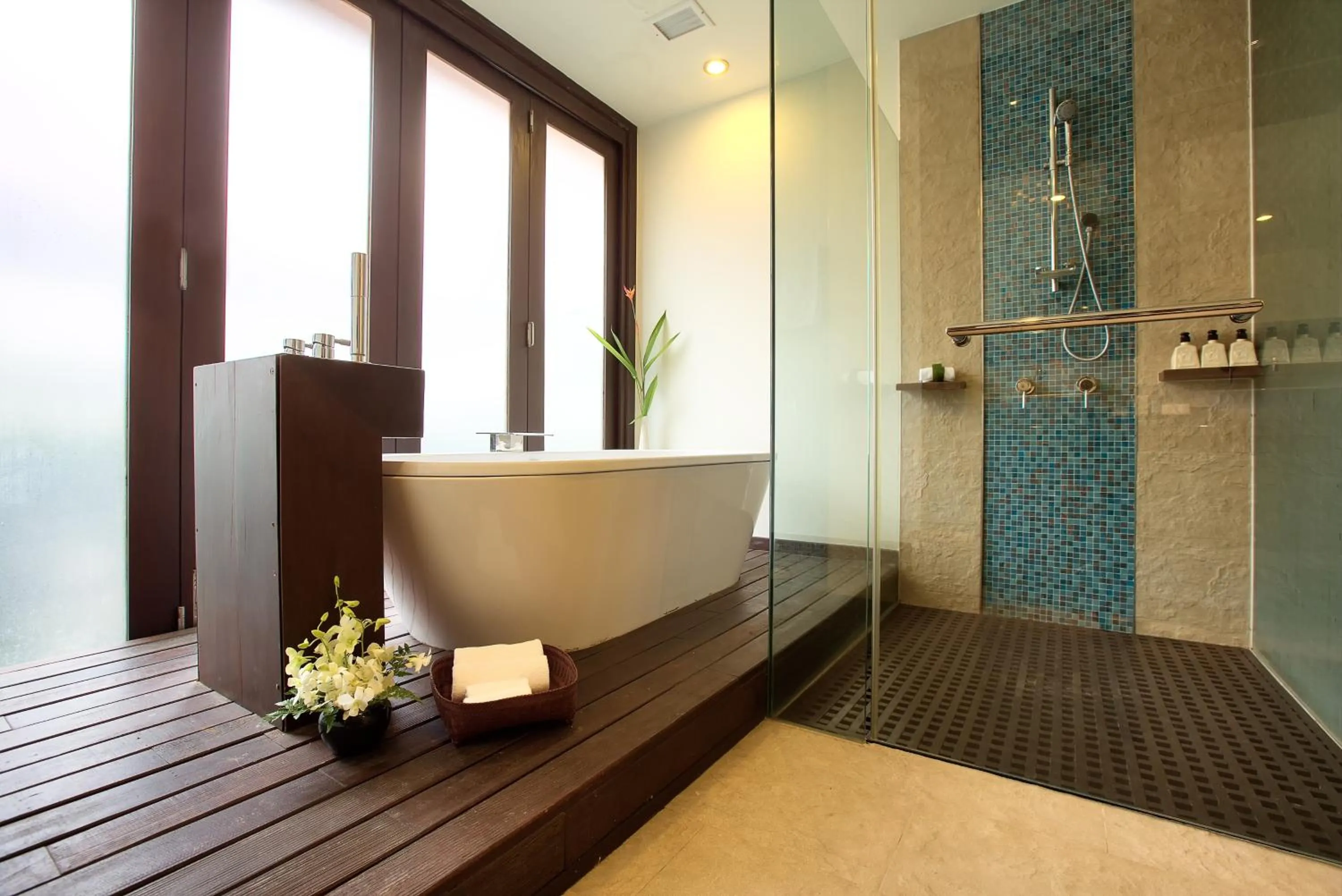 Shower in Dhevatara Cove