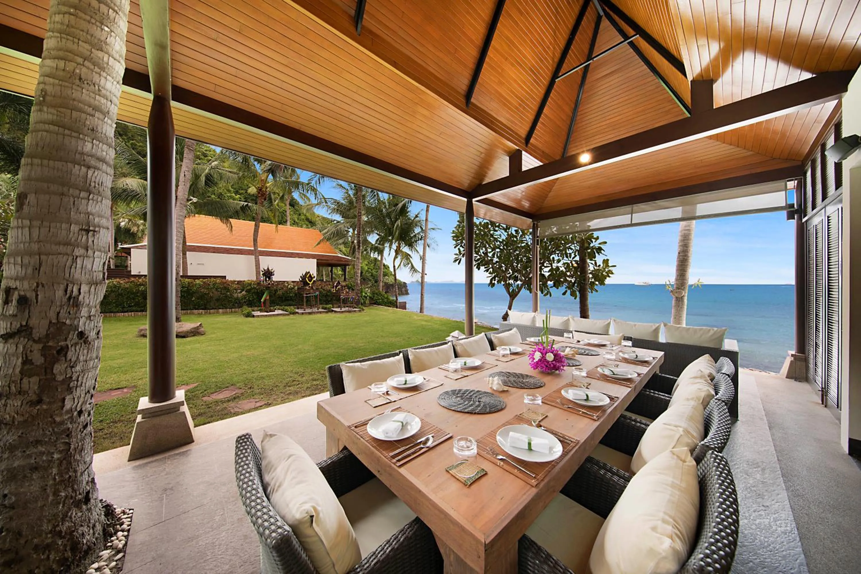 Patio in Dhevatara Cove
