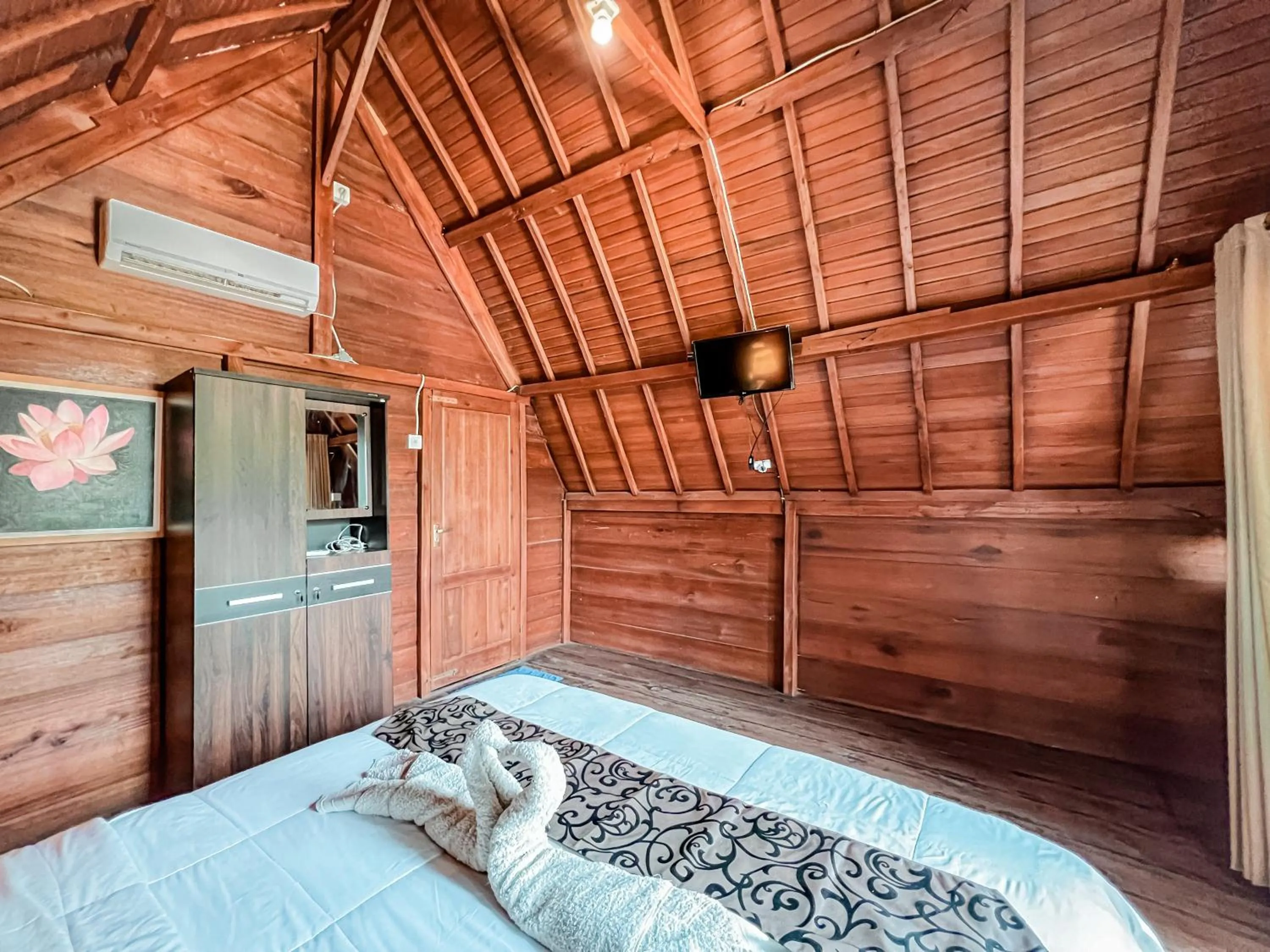 Bed in Gayatri Bungalows