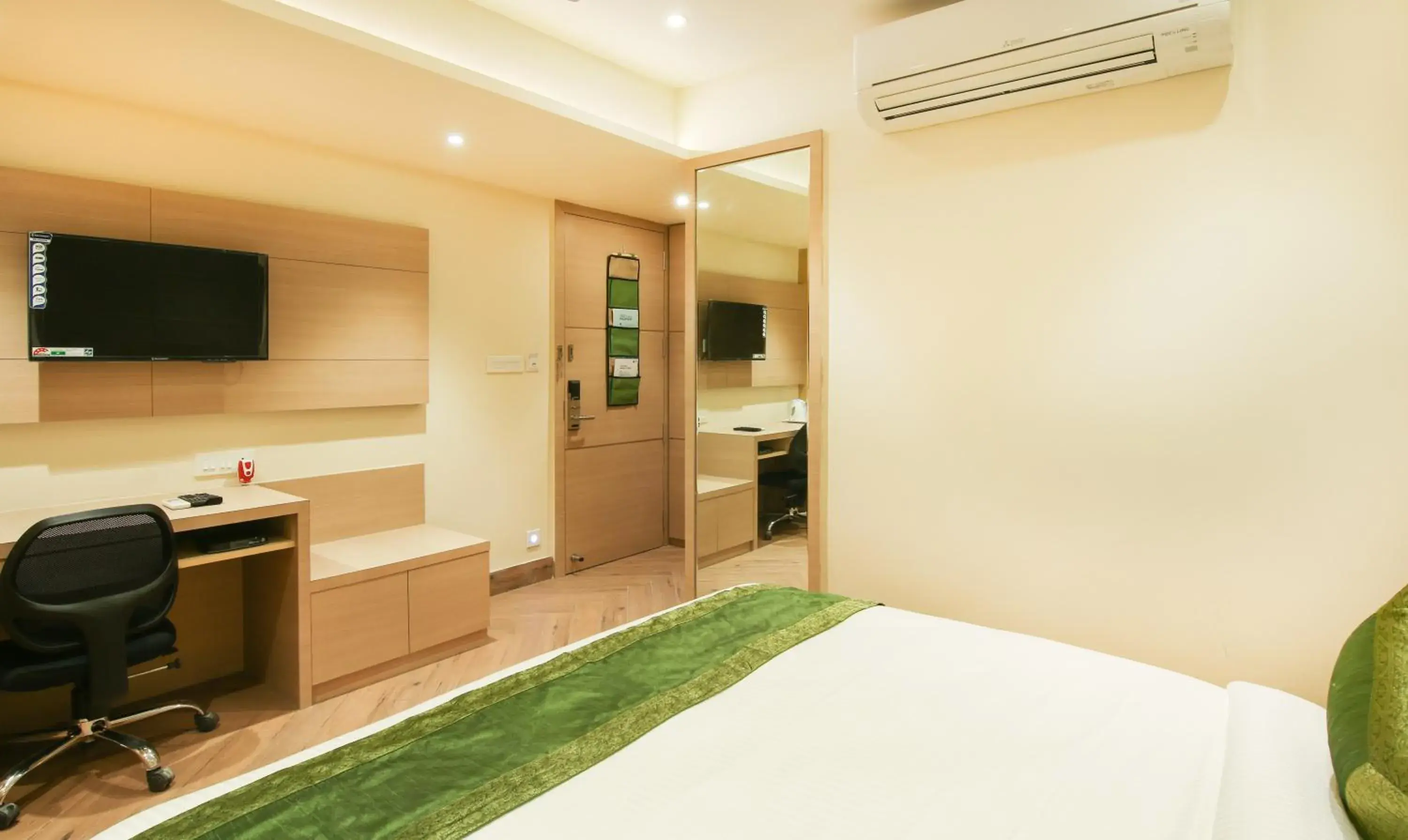 TV and multimedia, Bed in Treebo Hoops - Airport, VIP Road TV and multimedia, Bed in Treebo Hoops - Airport, VIP Road