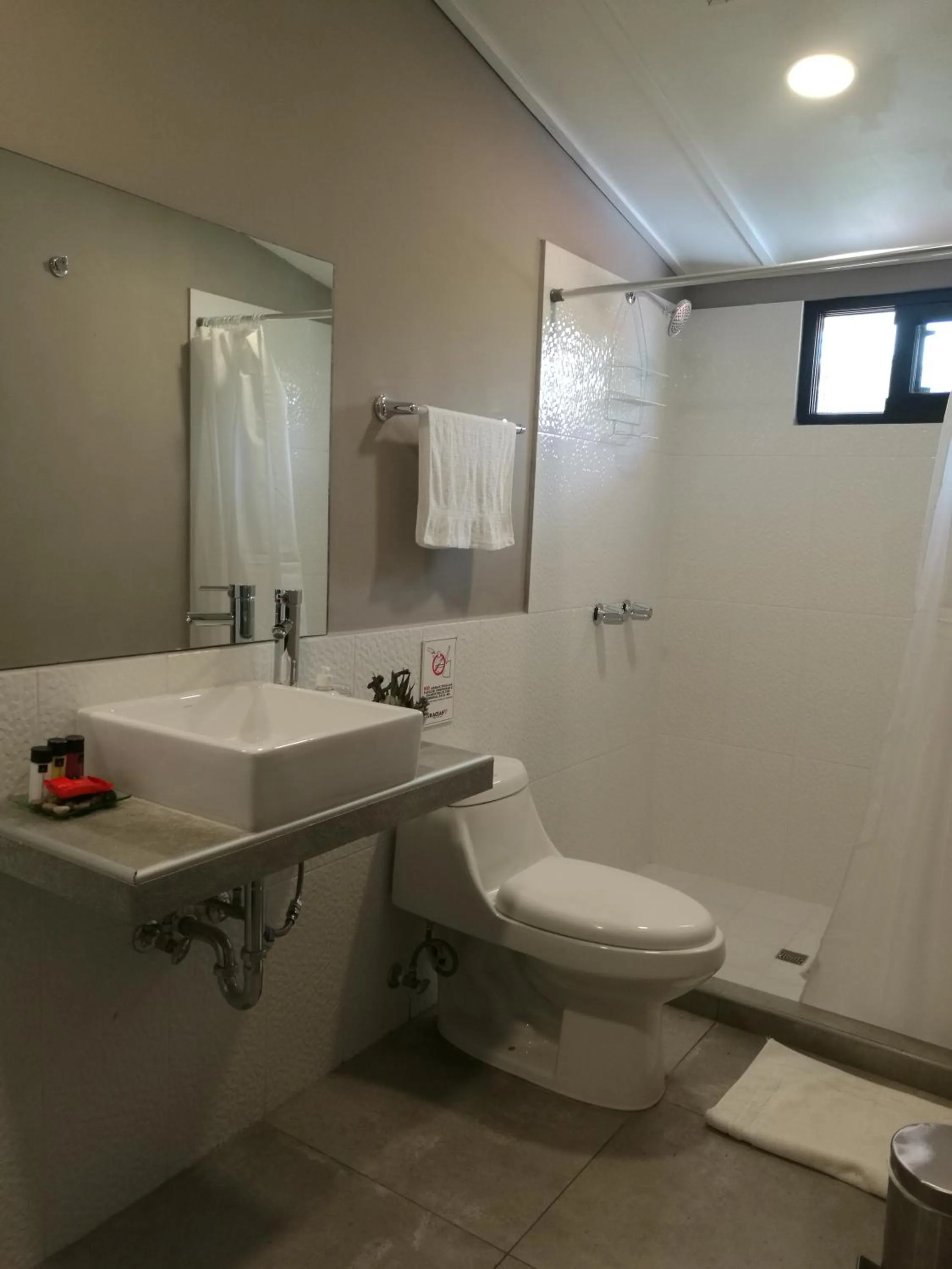 Bathroom in Hotel Boutique Valverde Santa Elena