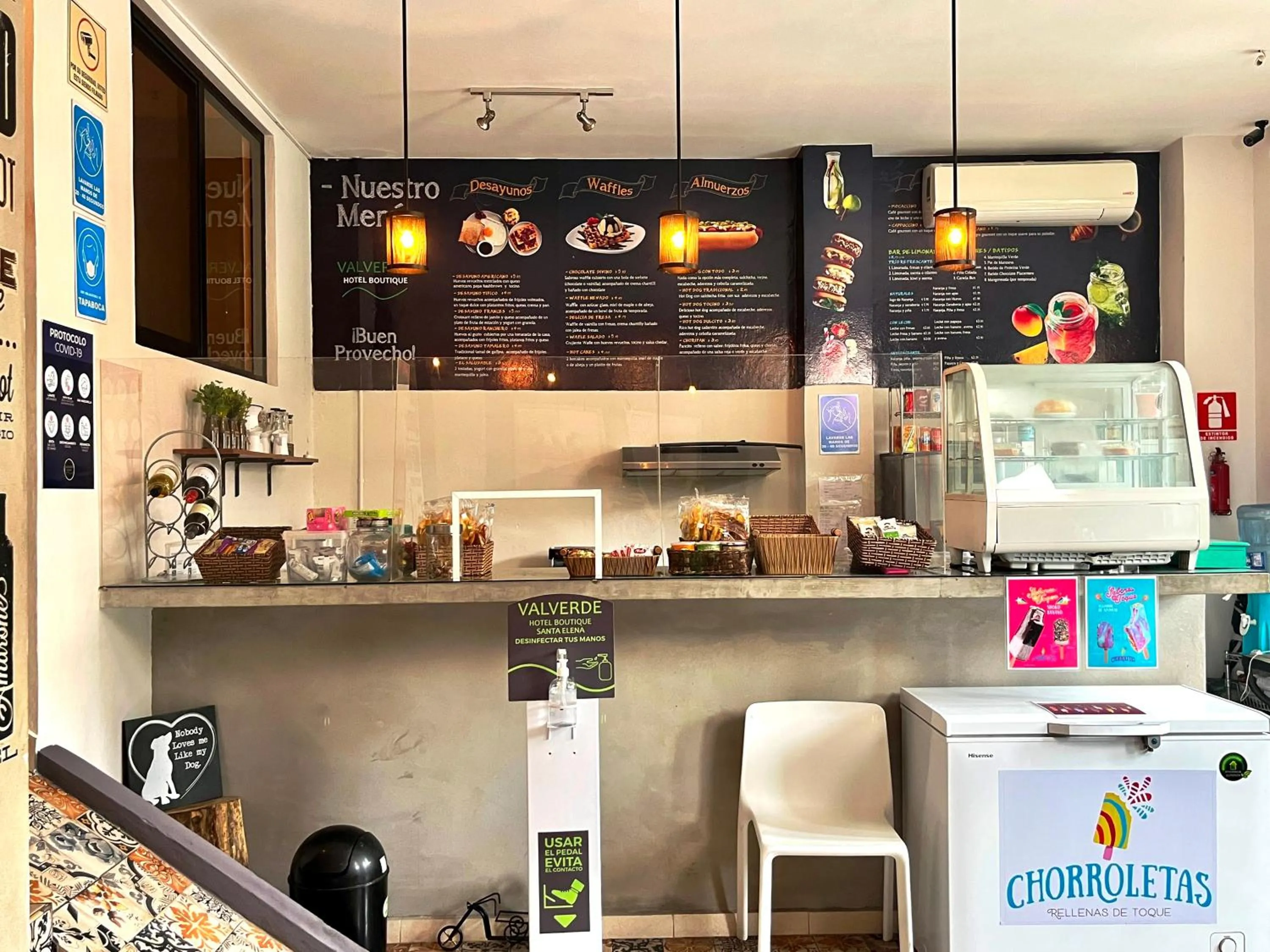 Restaurant/places to eat in Hotel Boutique Valverde Santa Elena