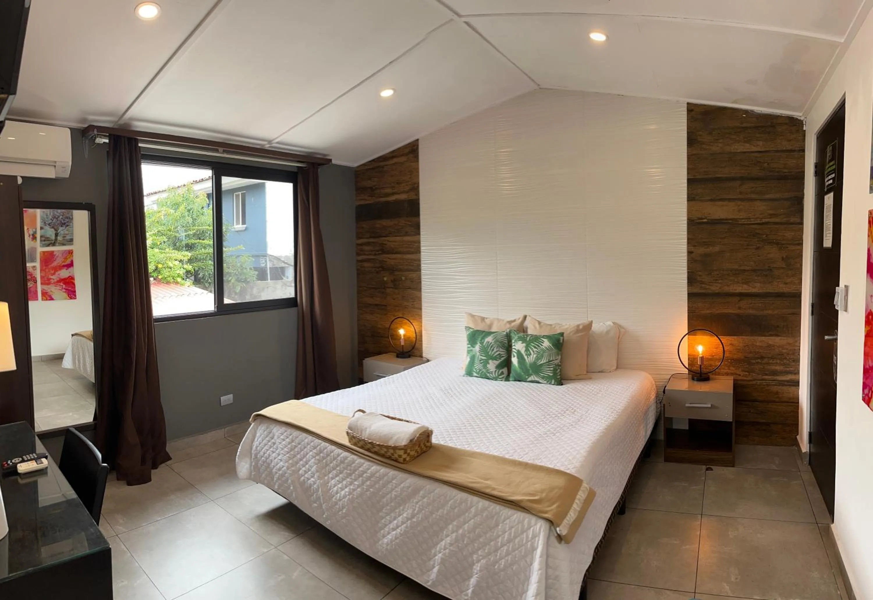 Photo of the whole room, Bed in Hotel Boutique Valverde Santa Elena