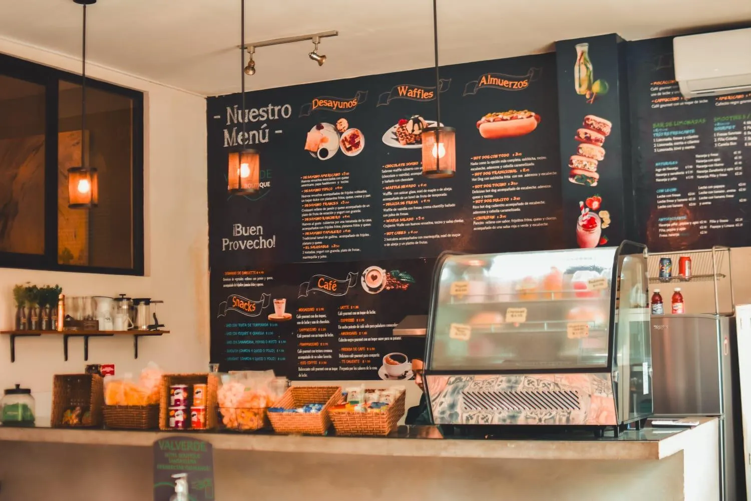 Restaurant/places to eat in Hotel Boutique Valverde Santa Elena