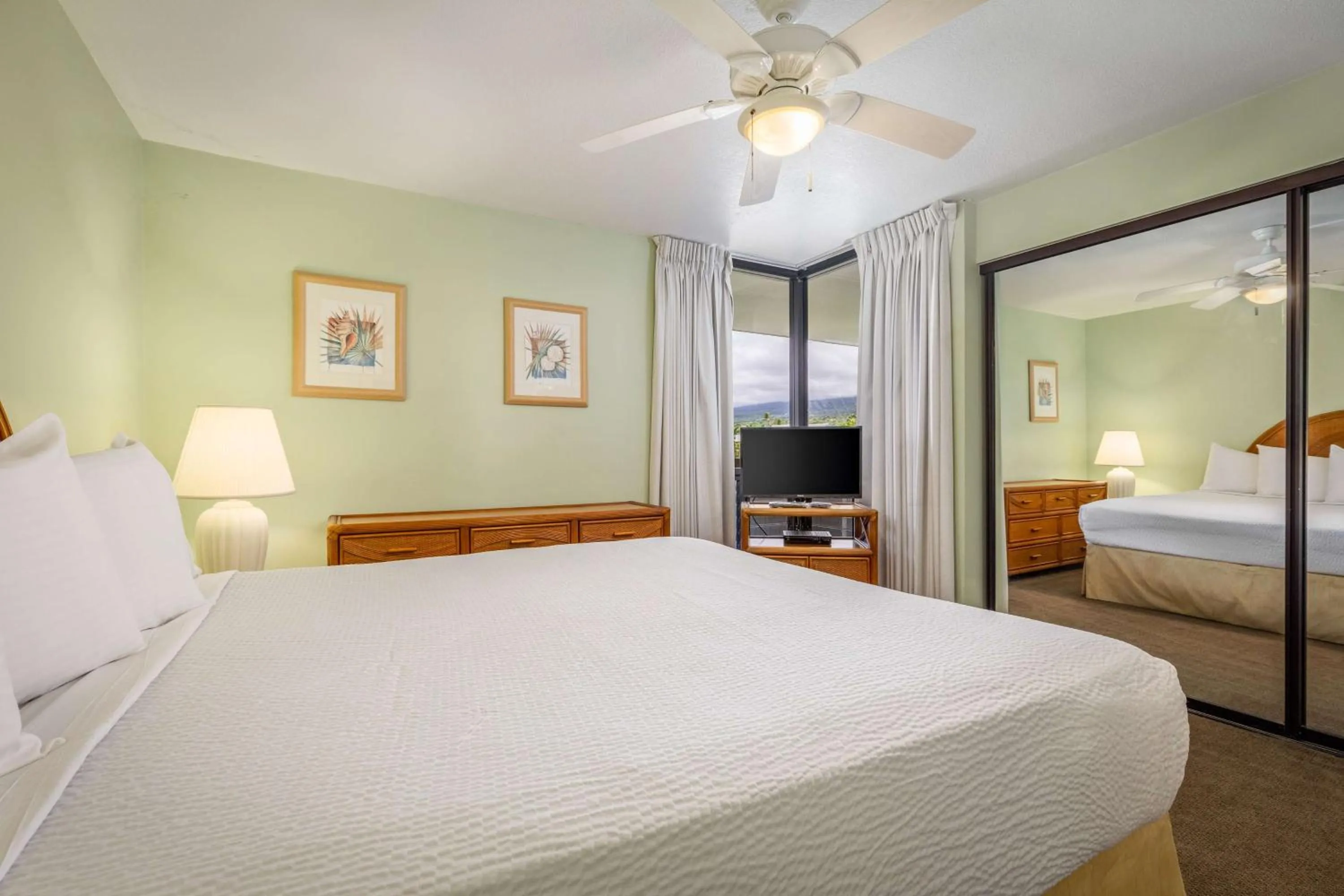 Bed in Aston Kona By The Sea