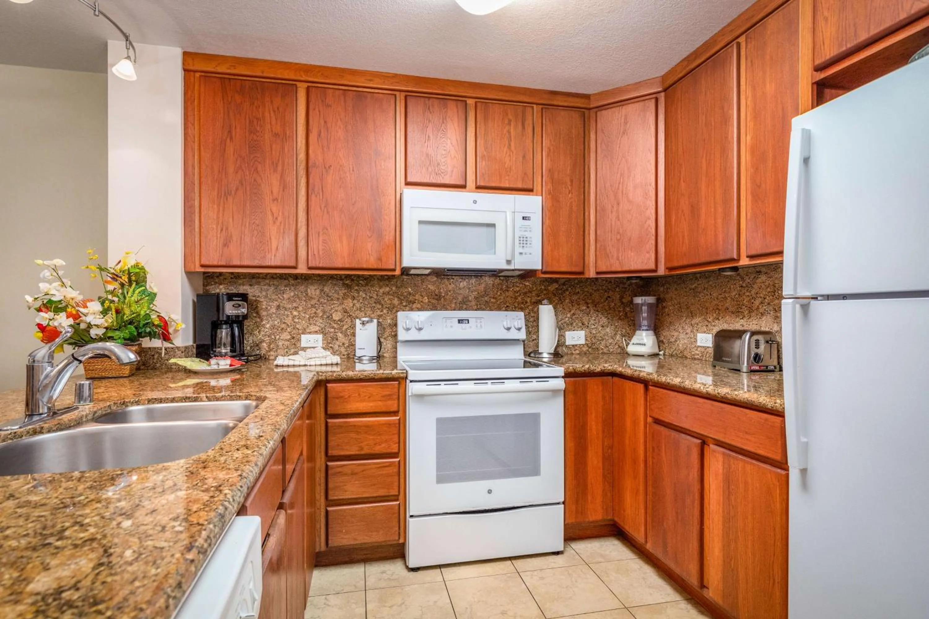 Kitchen or kitchenette in Aston Kona By The Sea