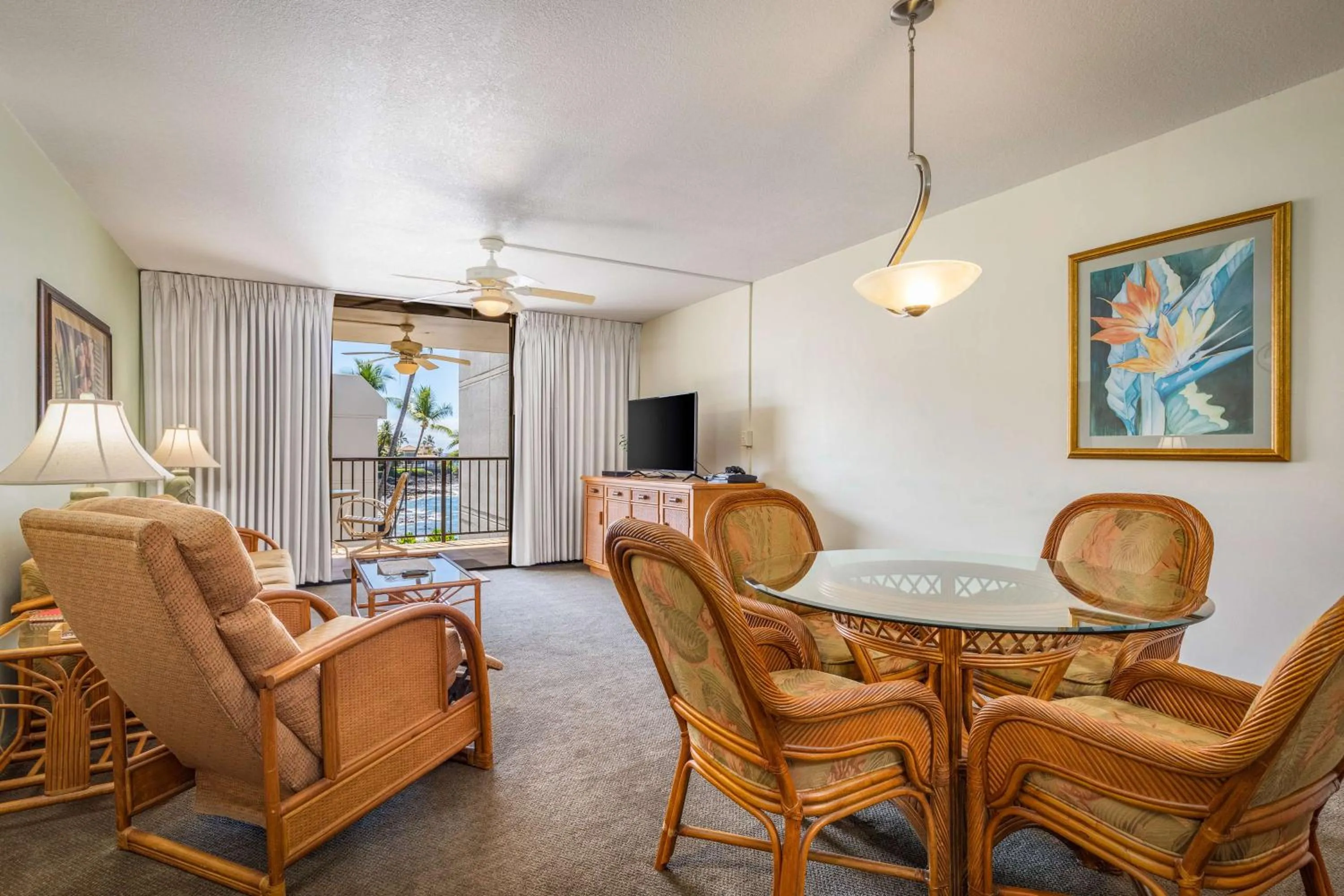 TV and multimedia in Aston Kona By The Sea