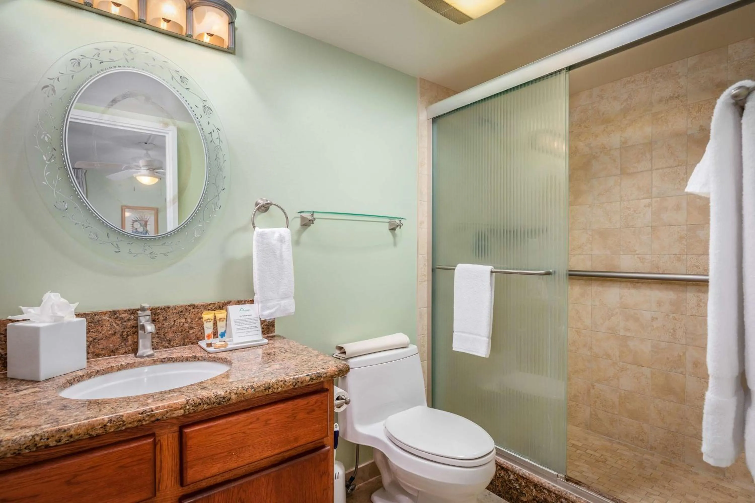 Shower in Aston Kona By The Sea