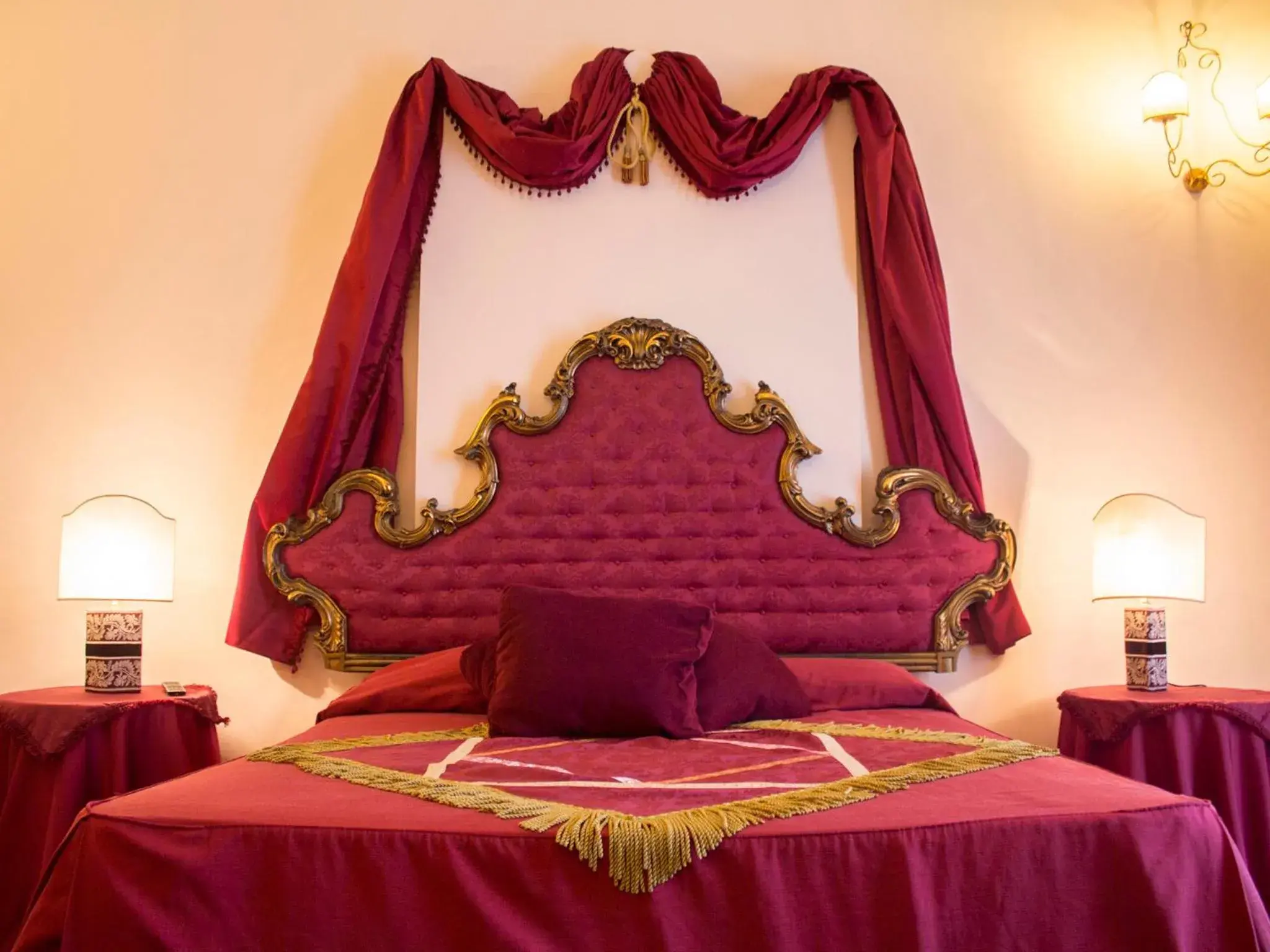 Bedroom, Bed in Principe Di Francalanza