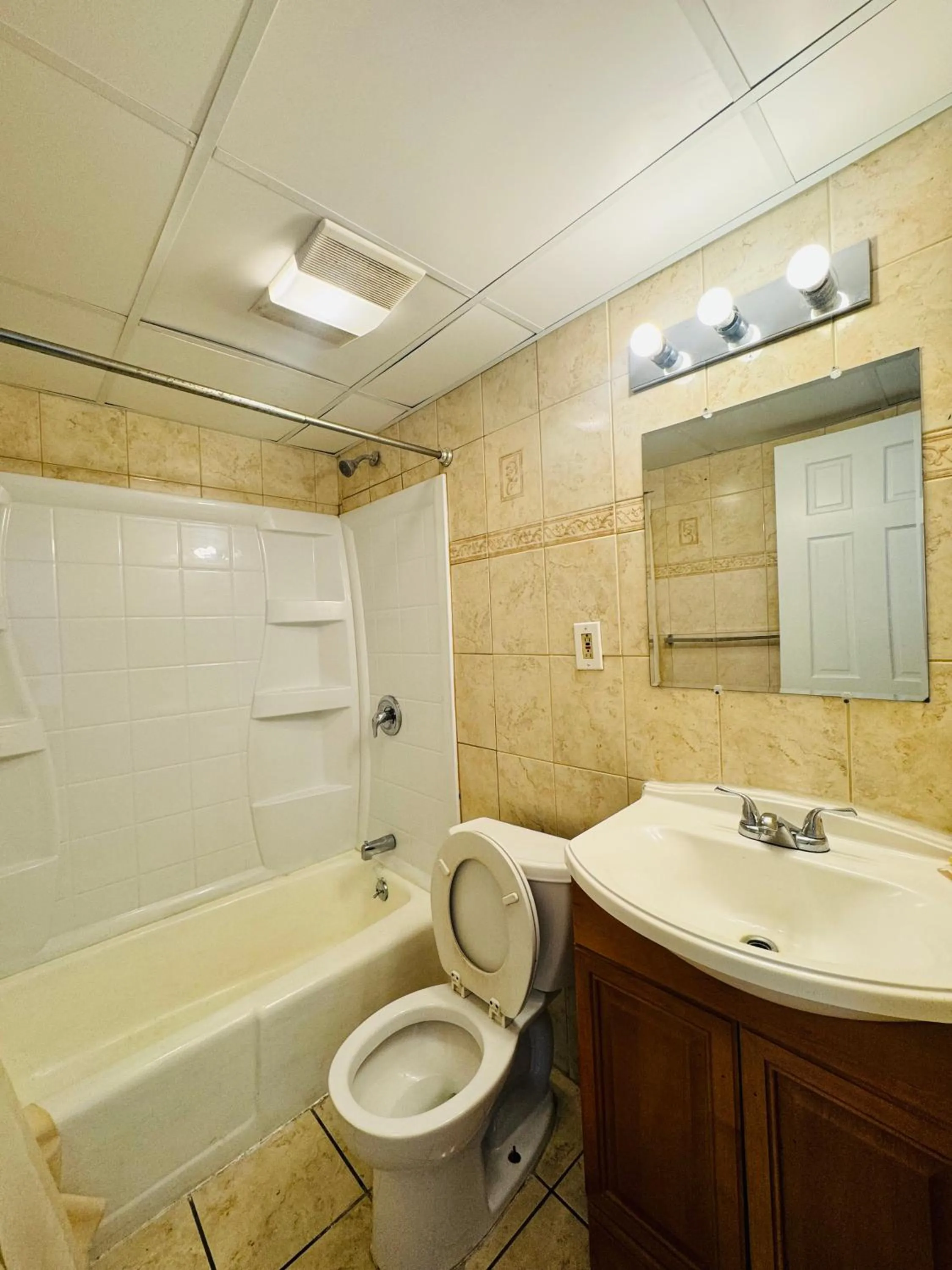 Shower in Skyview Manor Motel