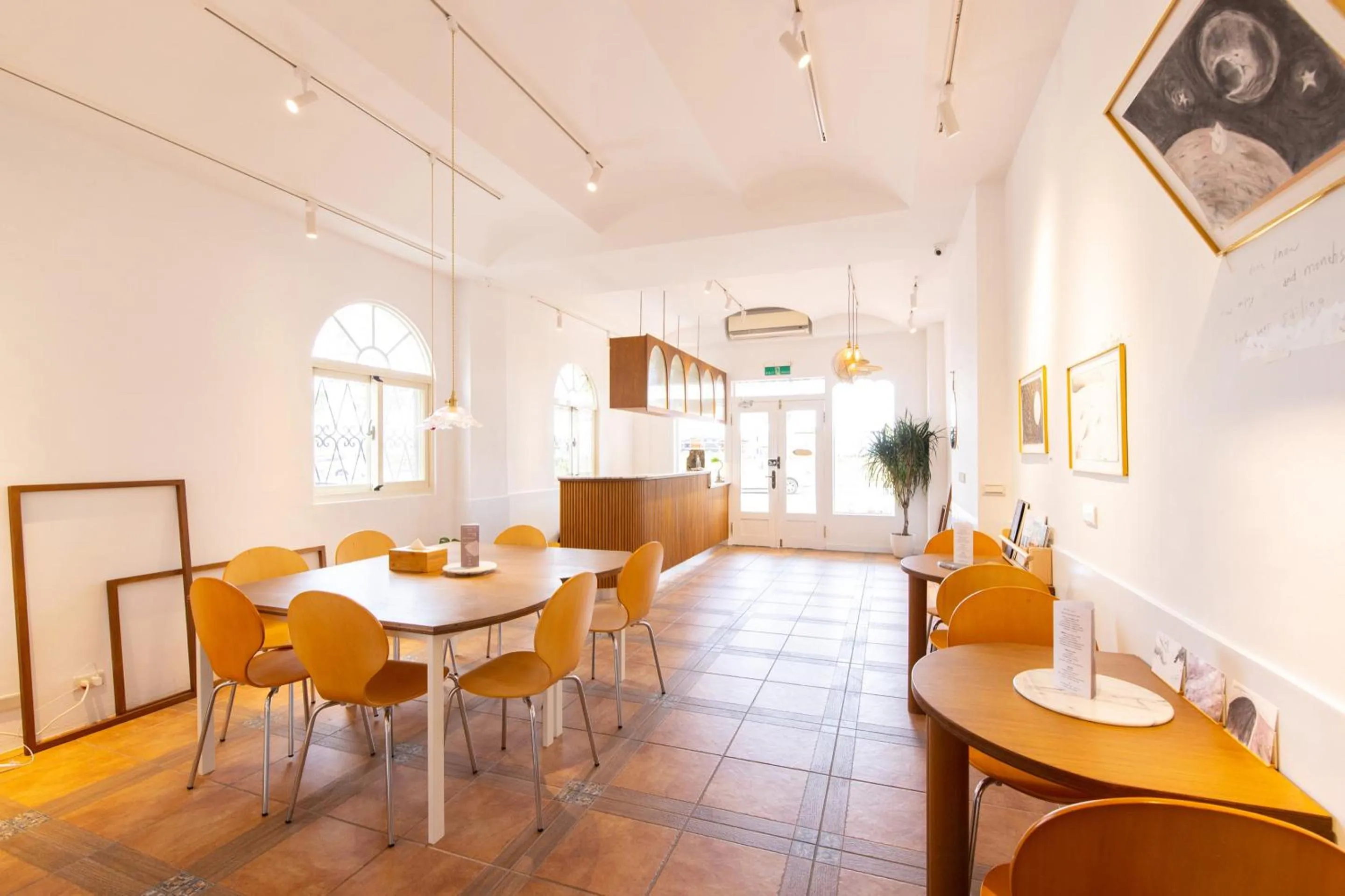 Dining area in OwlStay The Salt