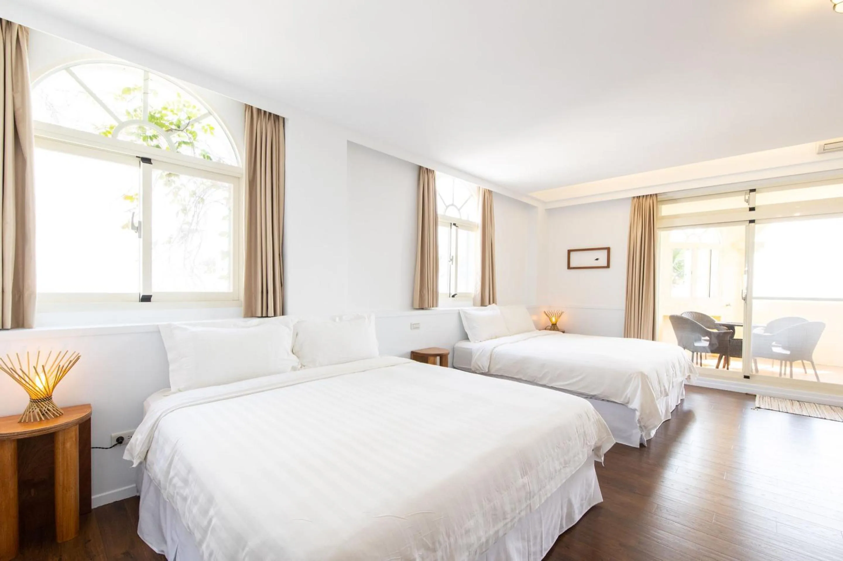 Photo of the whole room, Bed in OwlStay The Salt