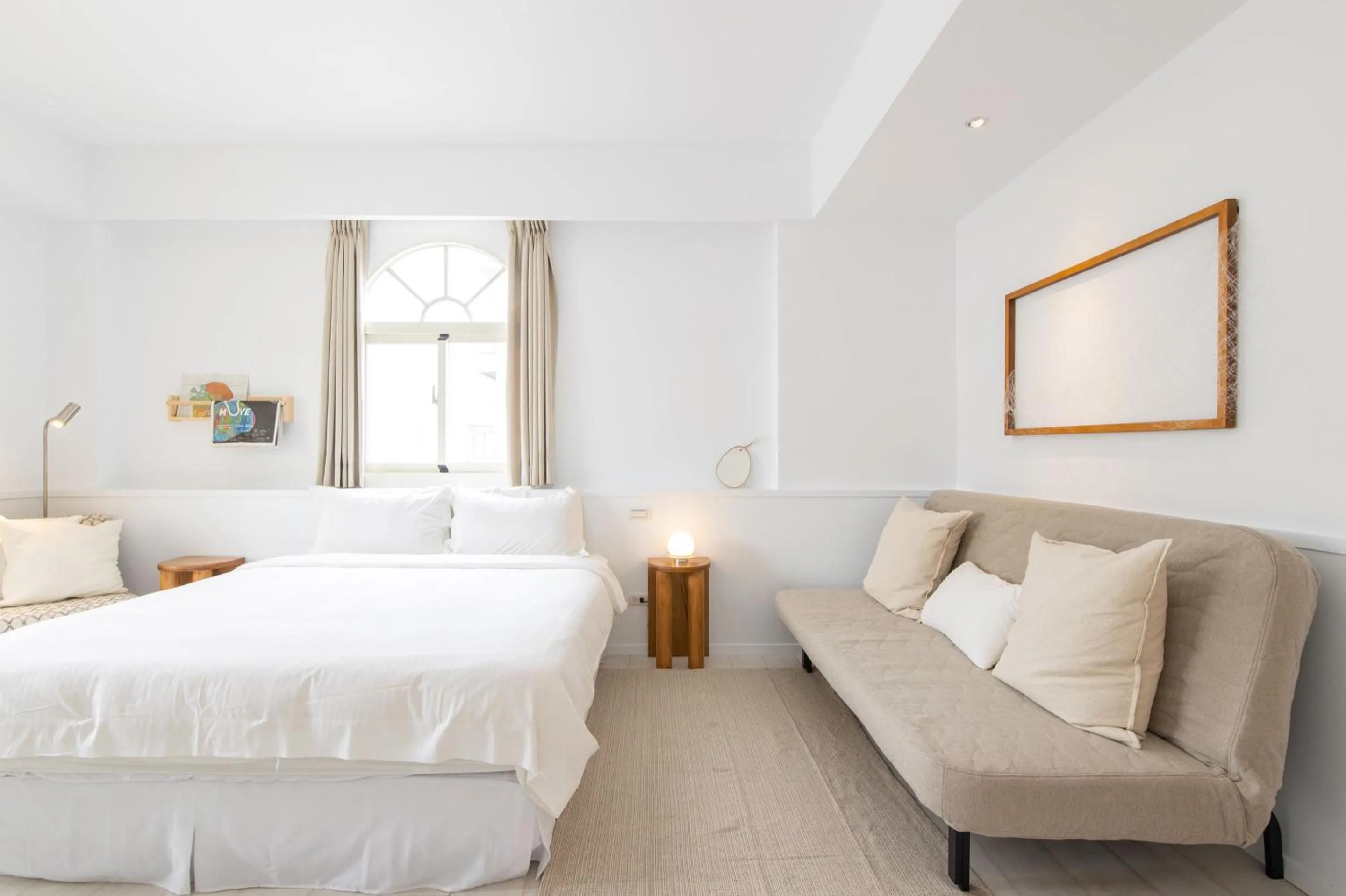 Photo of the whole room, Bed in OwlStay The Salt