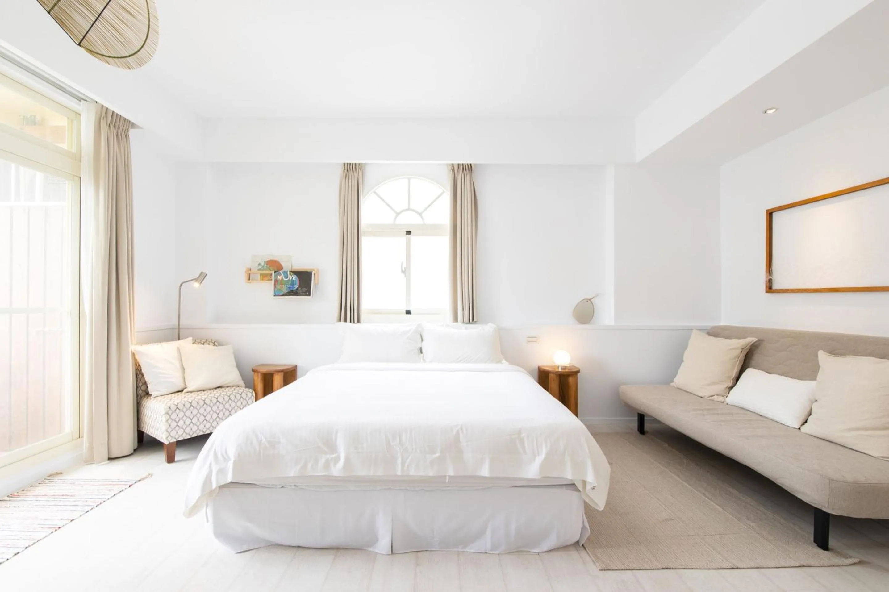 Photo of the whole room, Bed in OwlStay The Salt