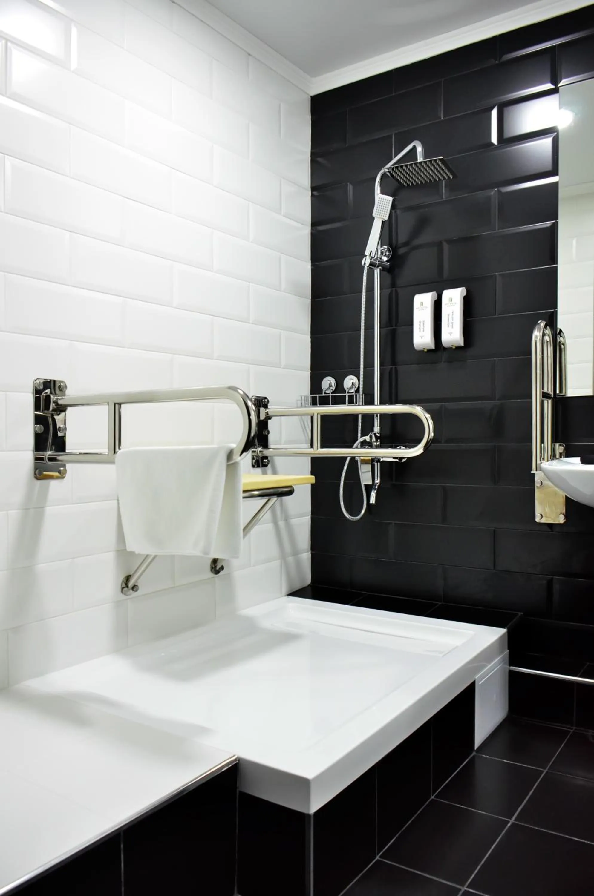 Shower in Art Hotel Bishkek