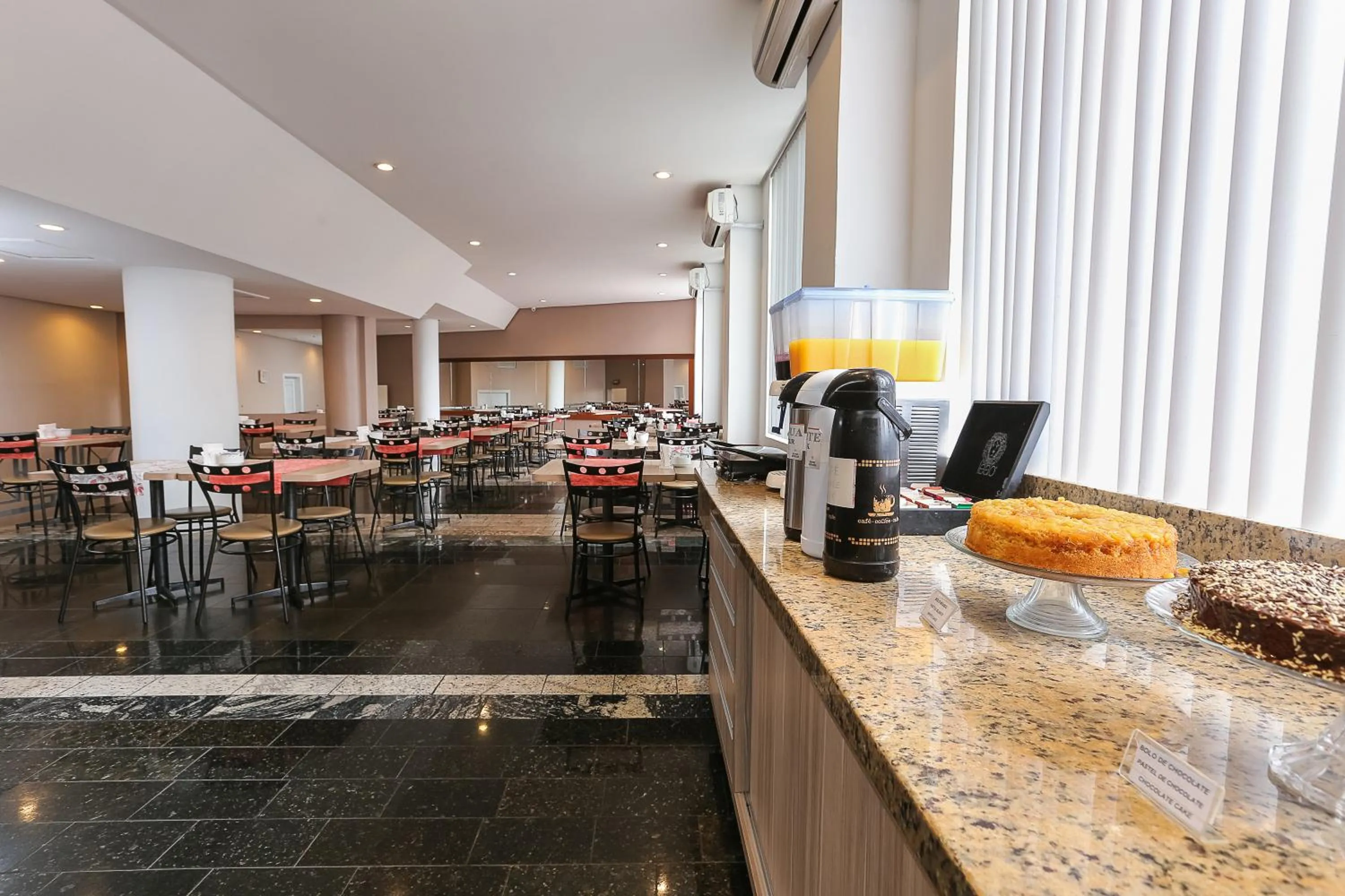 Restaurant/places to eat in Hotel Expressinho Aeroporto