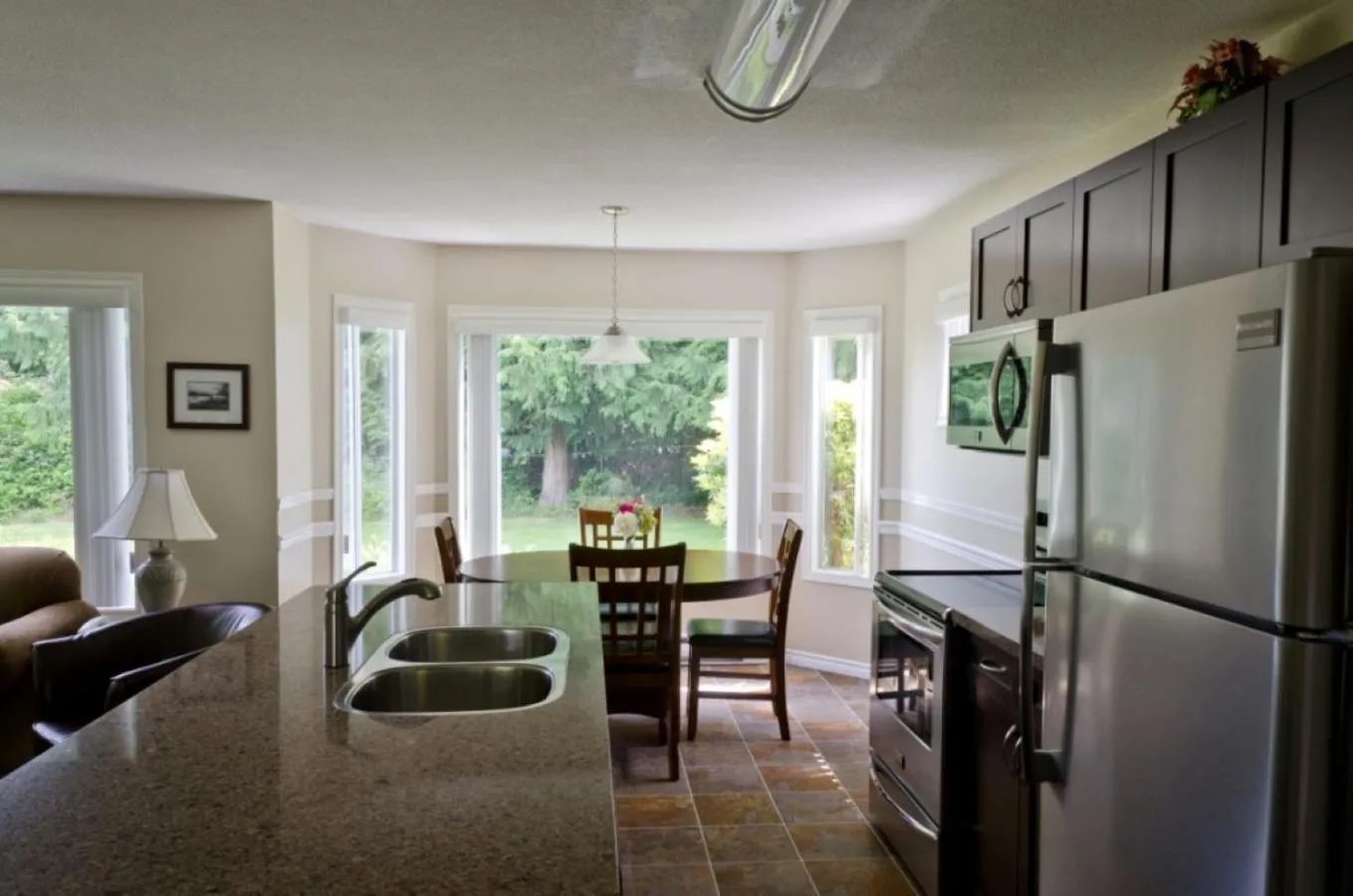 Dining area in Ocean Trails Resort