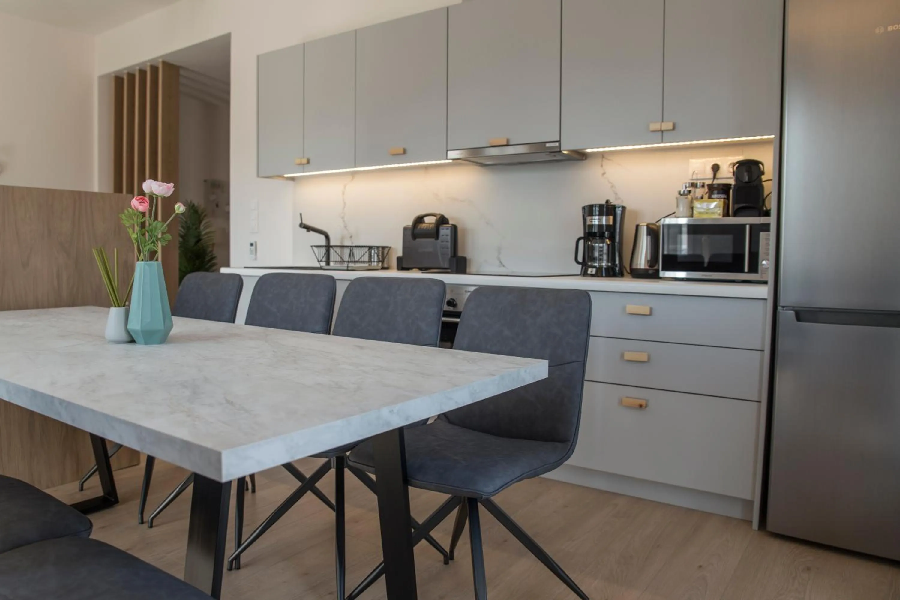 Coffee/tea facilities in Athens Life