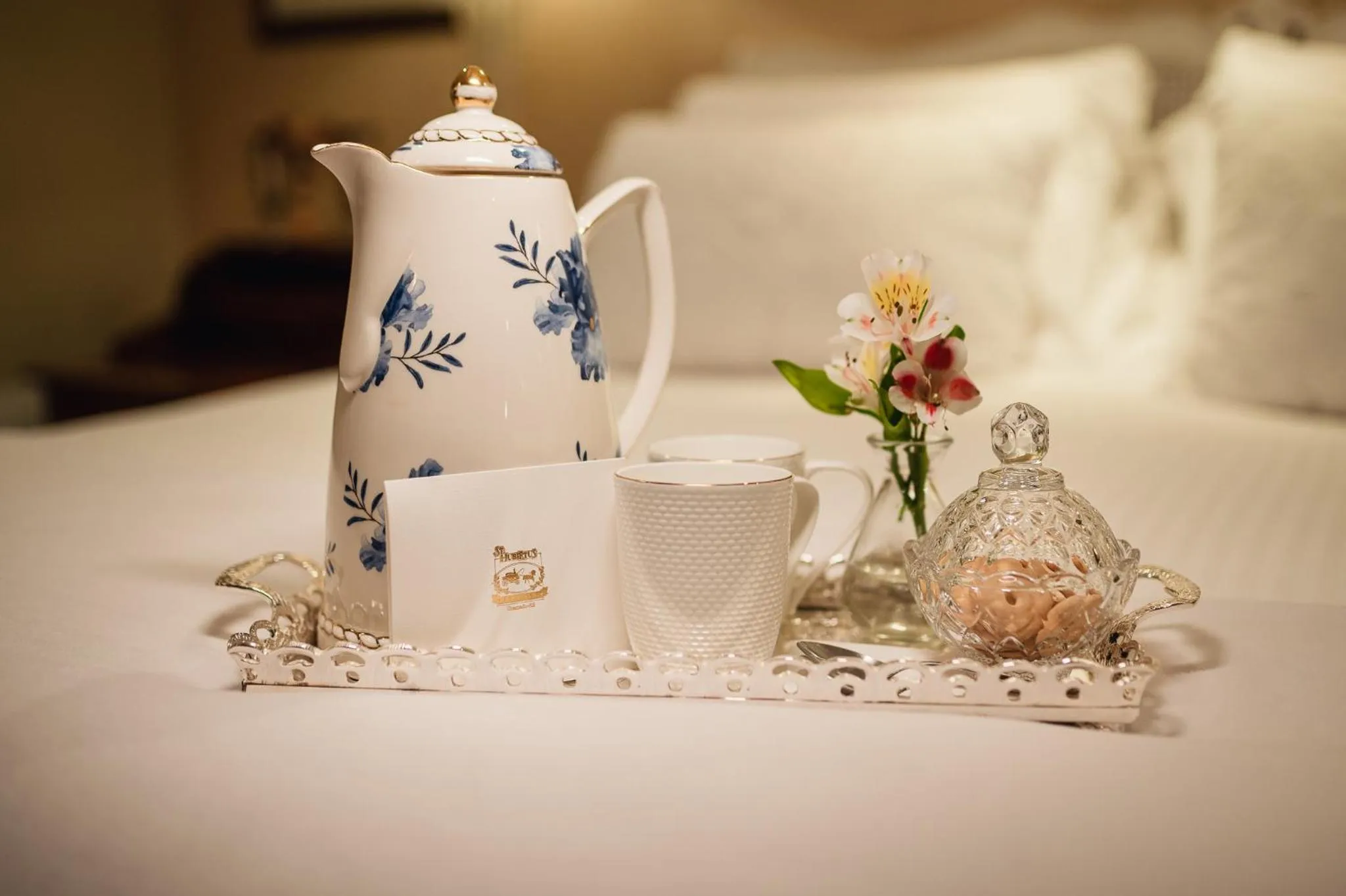 room service, Bed in Hotel Estalagem St. Hubertus