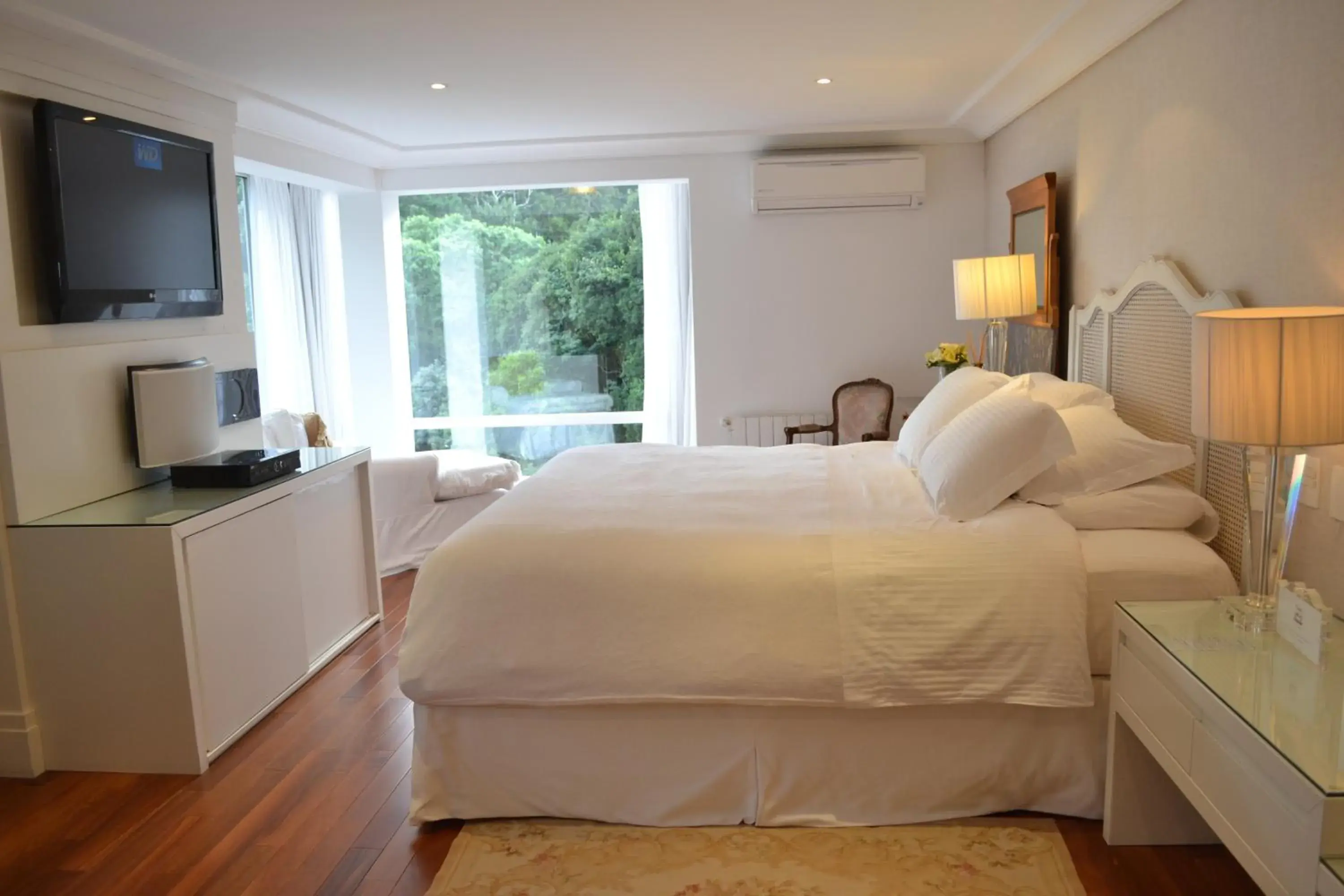 Photo of the whole room, Bed in Hotel Estalagem St. Hubertus Photo of the whole room, Bed in Hotel Estalagem St. Hubertus