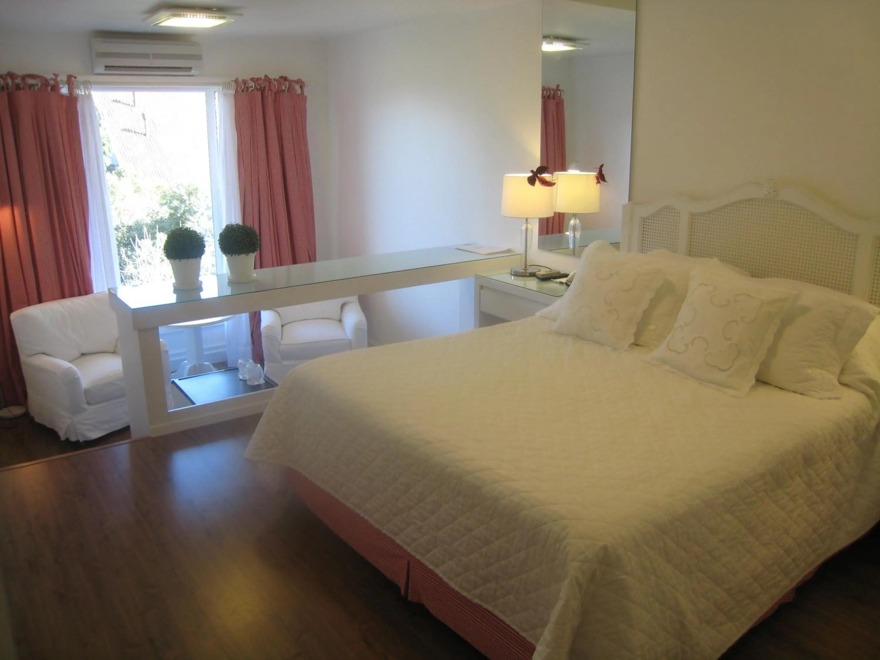 Bedroom, Bed in Hotel Estalagem St. Hubertus