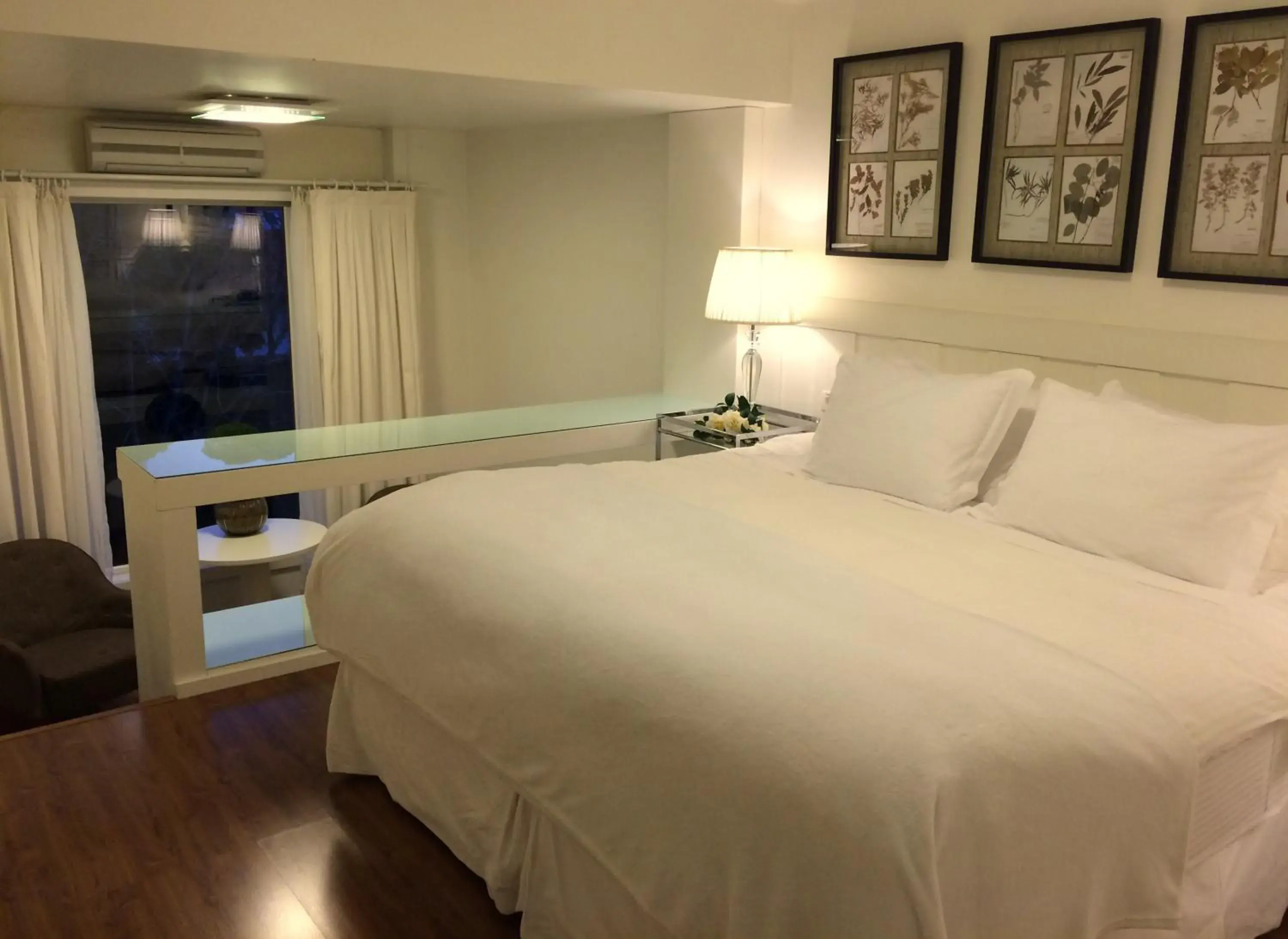 View (from property/room), Bed in Hotel Estalagem St. Hubertus View (from property/room), Bed in Hotel Estalagem St. Hubertus