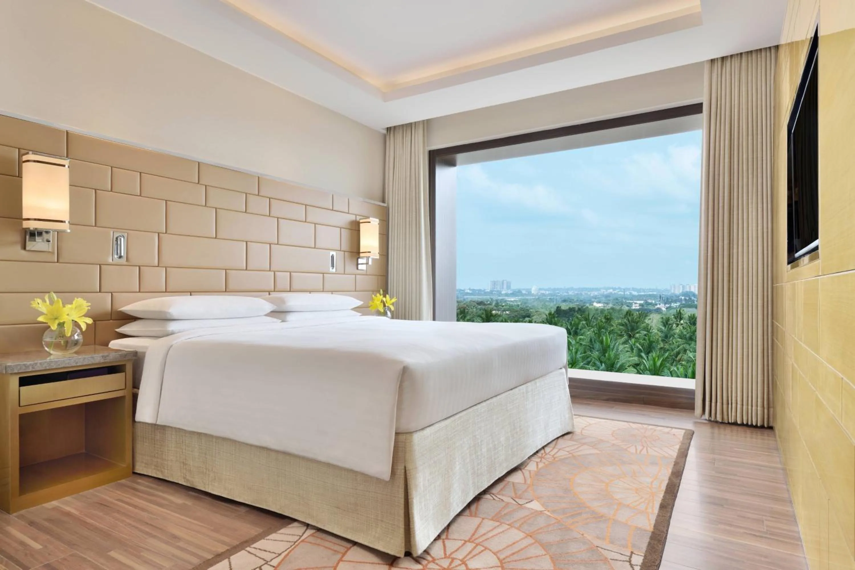 Photo of the whole room, Bed in Courtyard by Marriott Bengaluru Hebbal