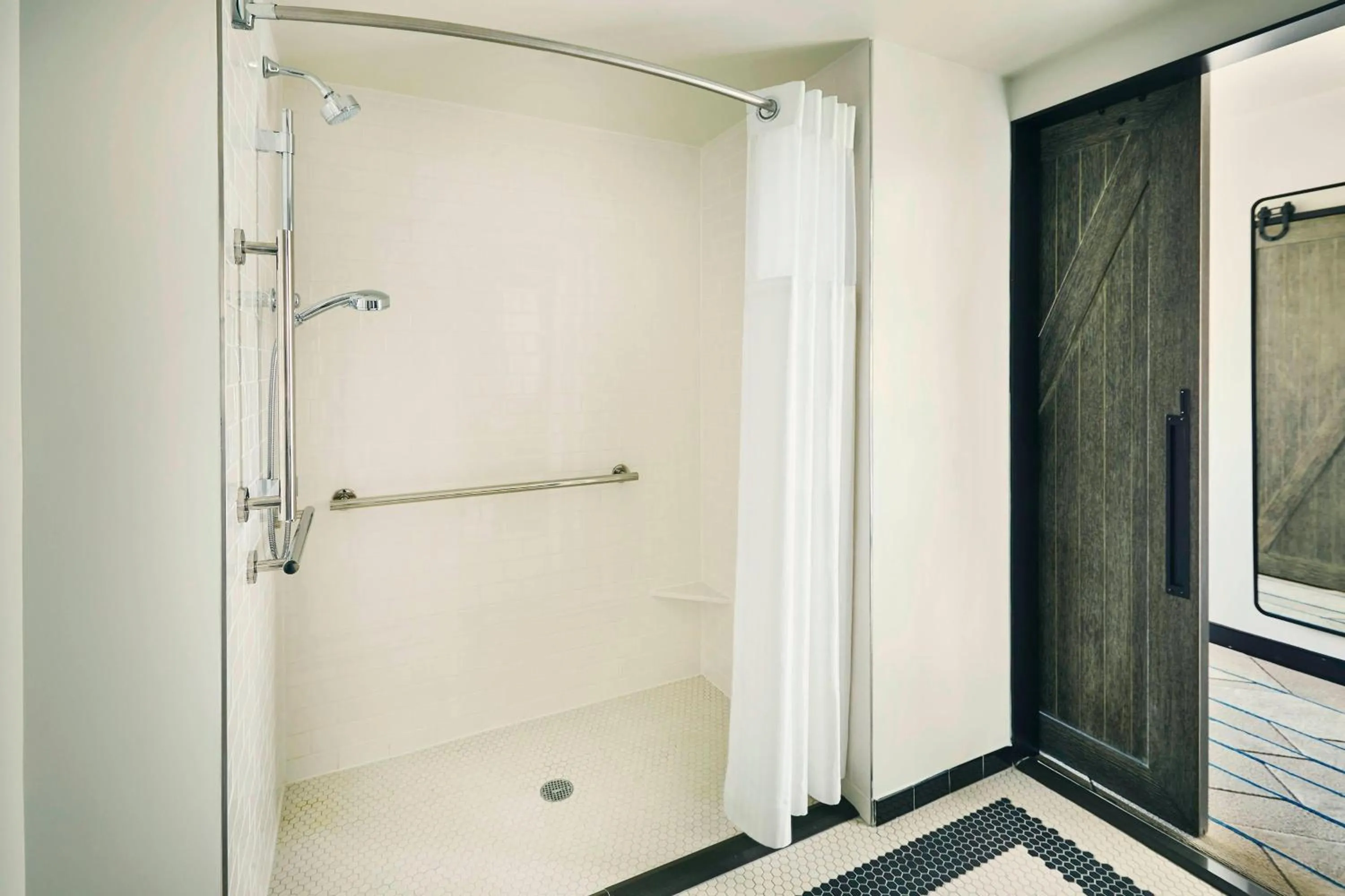 Photo of the whole room in The Draftsman, Autograph Collection