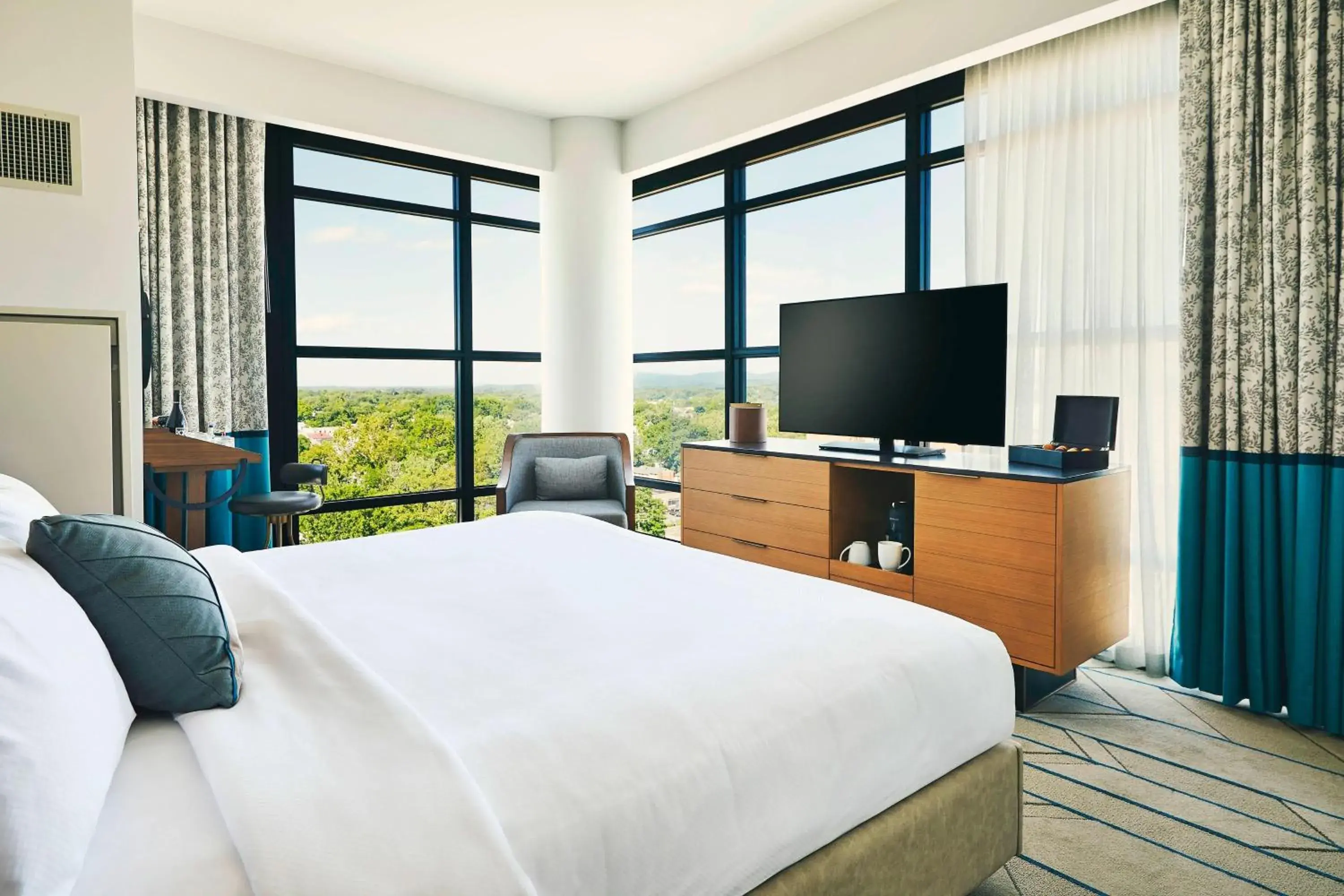 Photo of the whole room, Bed in The Draftsman, Autograph Collection Photo of the whole room, Bed in The Draftsman, Autograph Collection