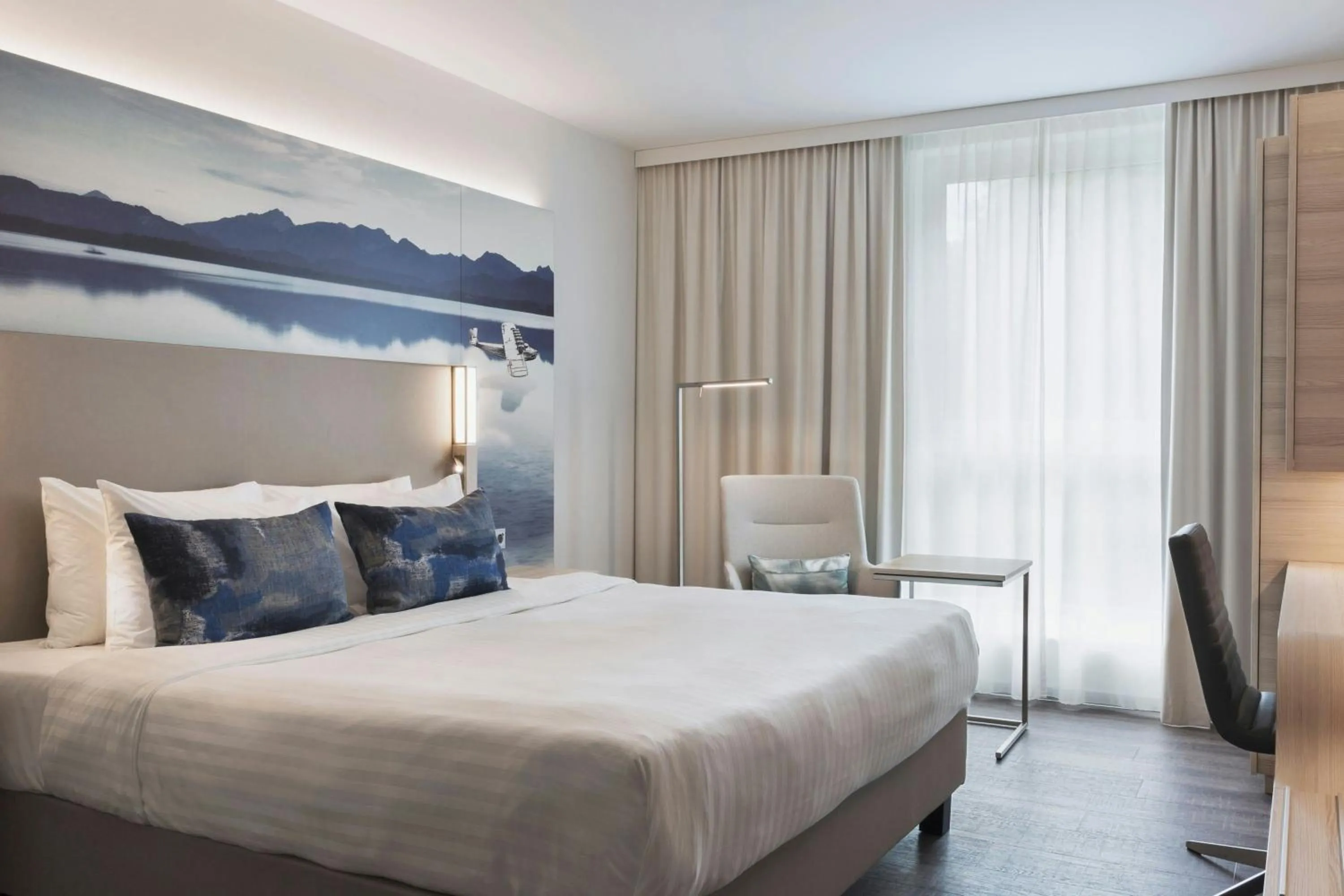 Photo of the whole room, Bed in Courtyard by Marriott Oberpfaffenhofen Munich South