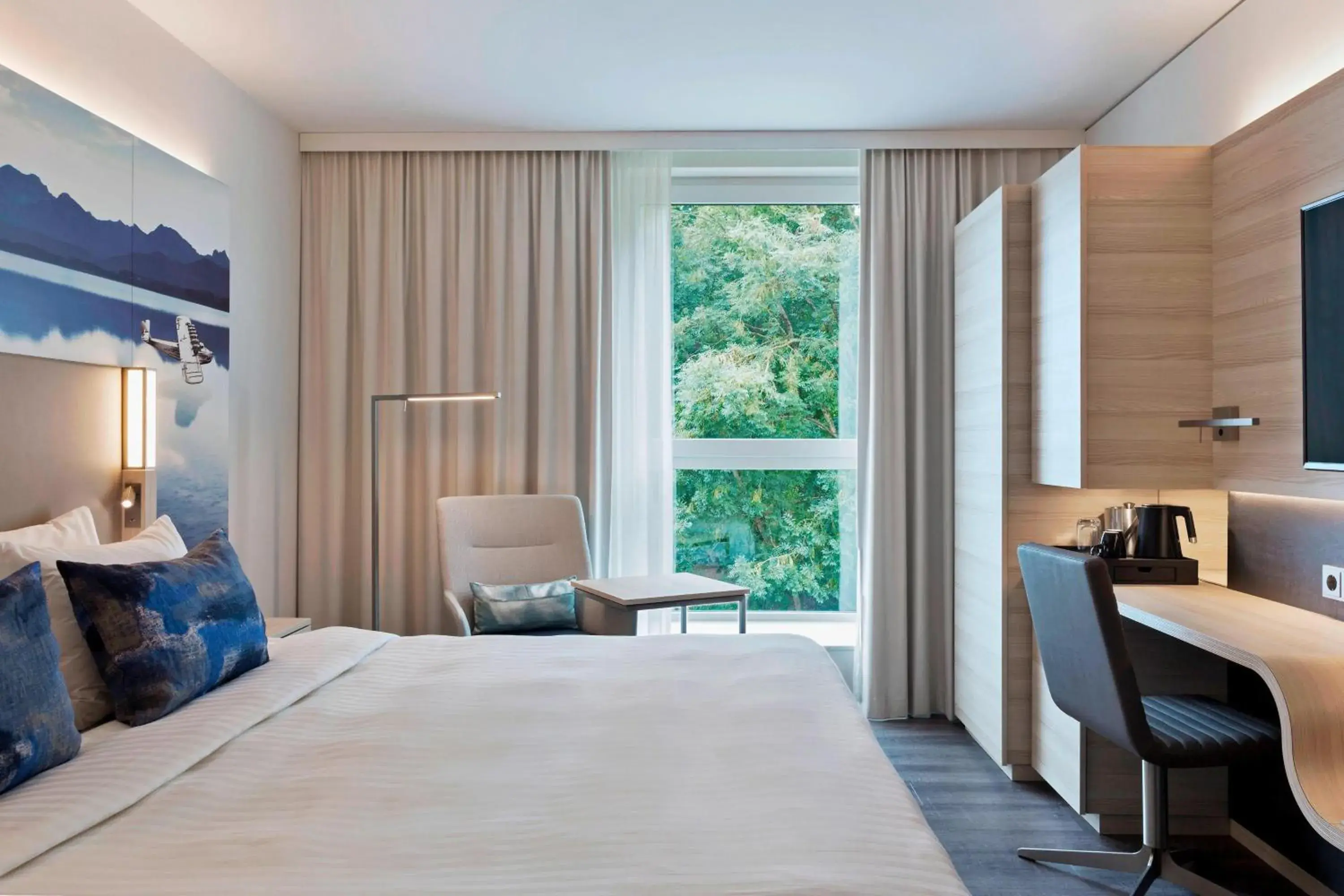 King Guest Room - single occupancy in Courtyard by Marriott Oberpfaffenhofen Munich South King Guest Room - single occupancy in Courtyard by Marriott Oberpfaffenhofen Munich South