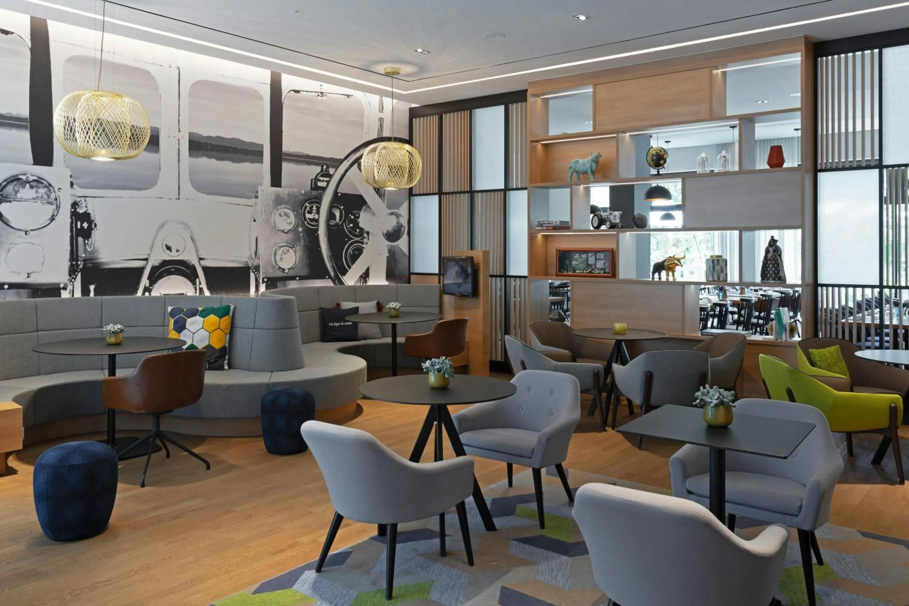 Lounge or bar in Courtyard by Marriott Oberpfaffenhofen Munich South