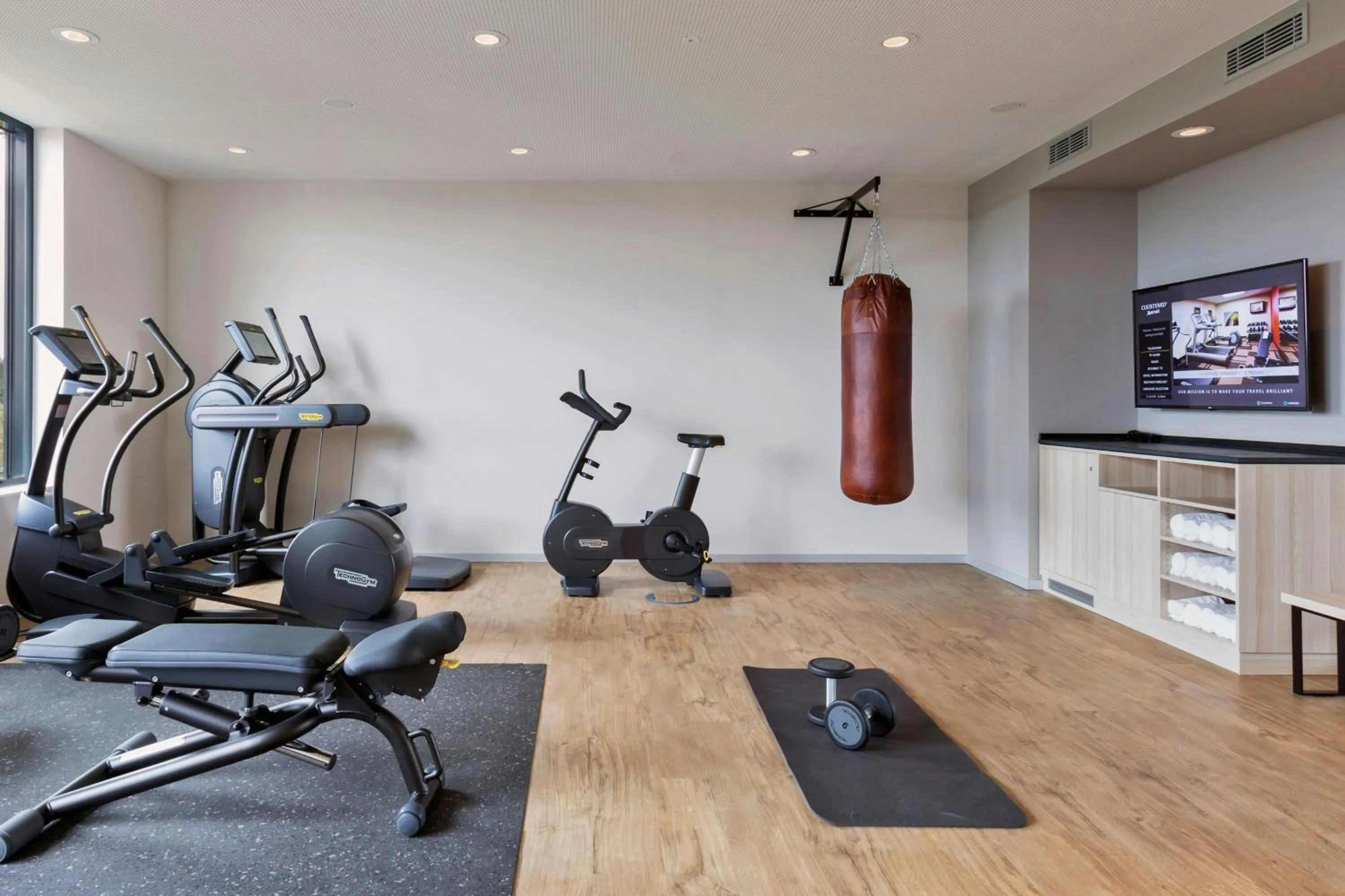 Fitness centre/facilities in Courtyard by Marriott Oberpfaffenhofen Munich South