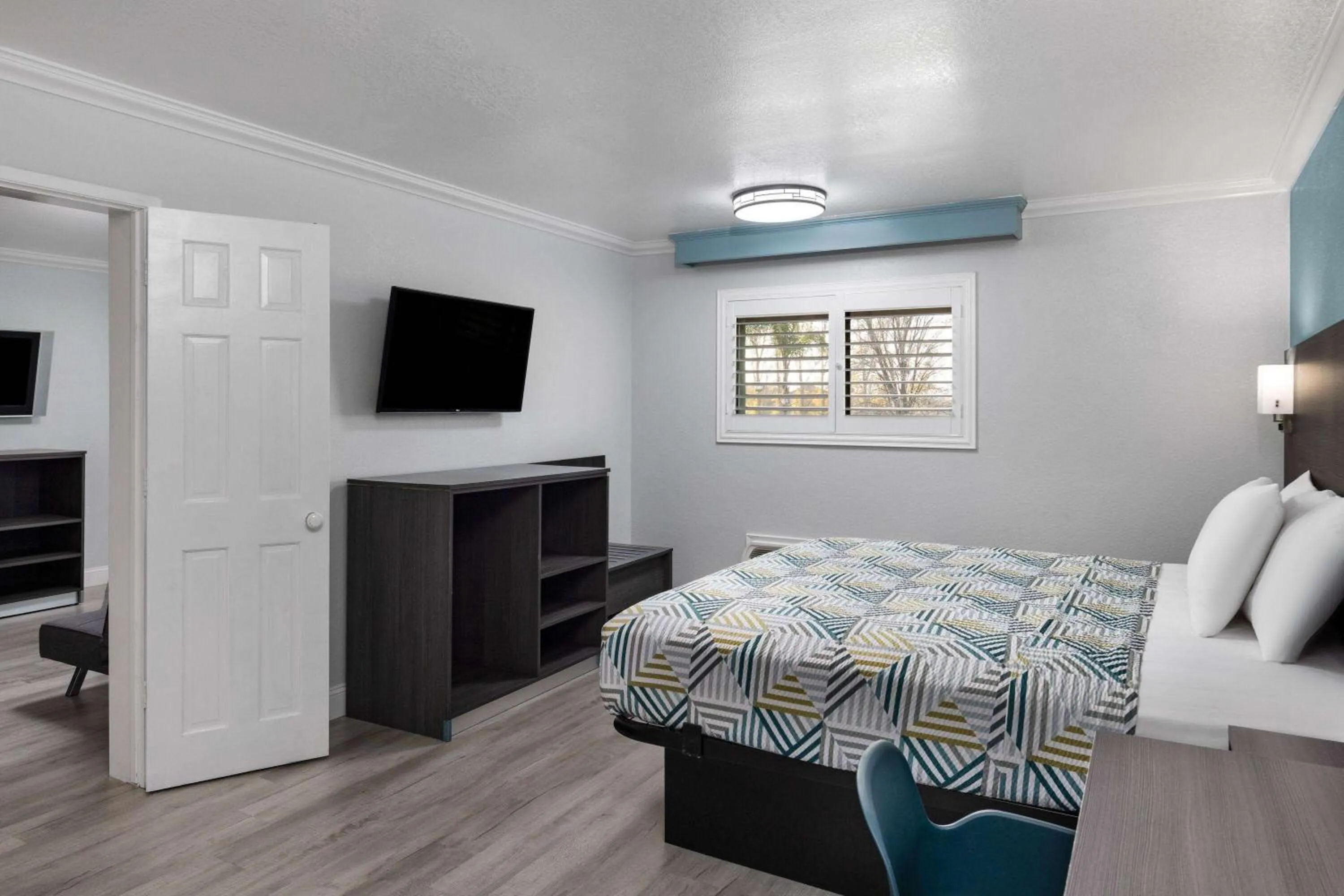 Photo of the whole room, Bed in Travelodge by Wyndham Lemoore Near Naval Air Station