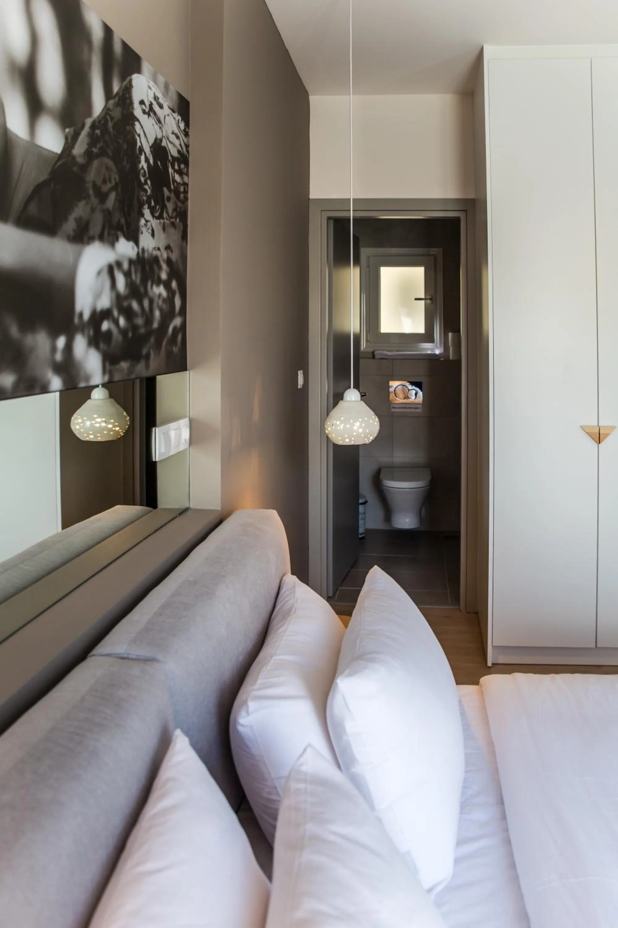 Toilet in Athens Luxury