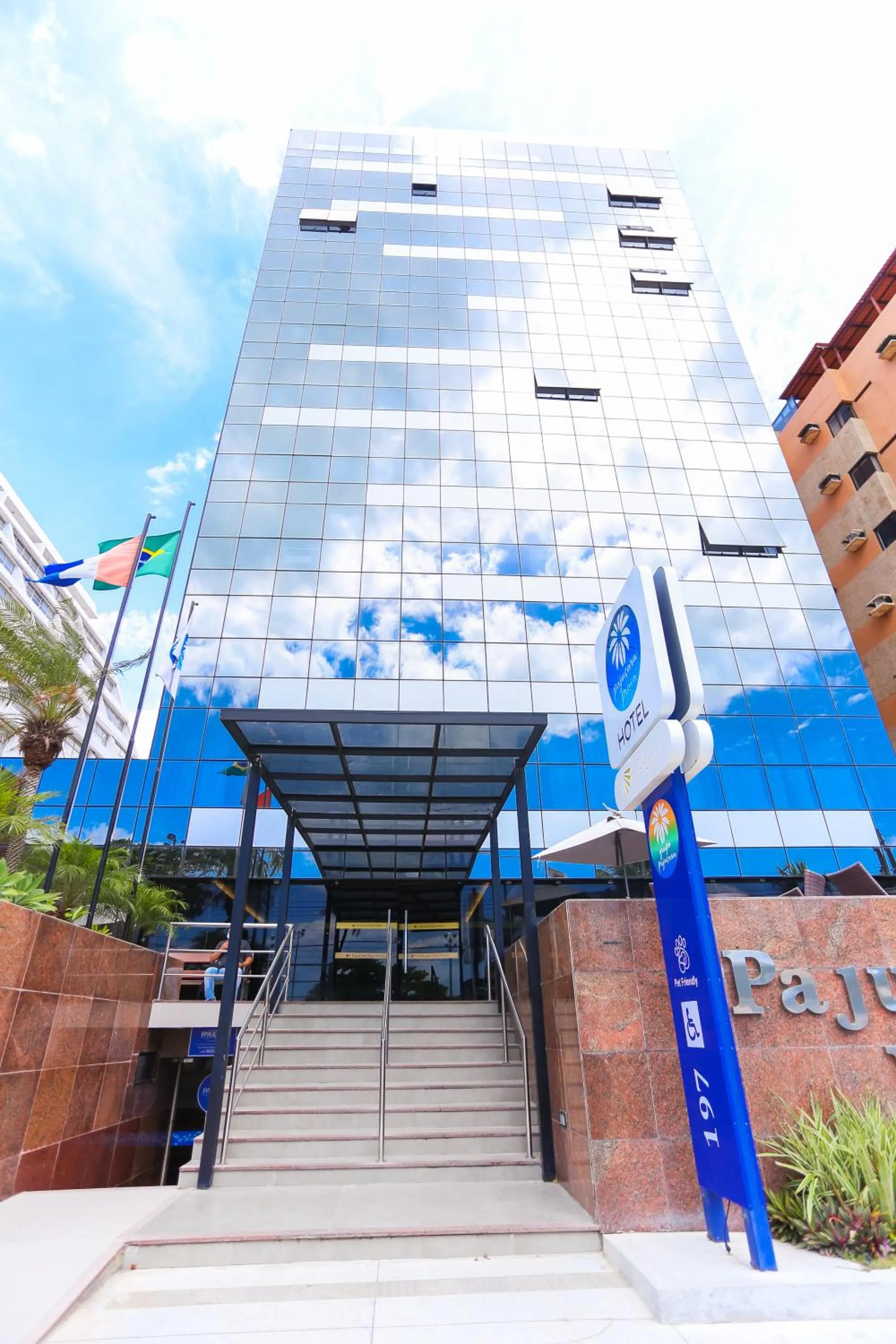 Property building in Pajuçara Praia Hotel