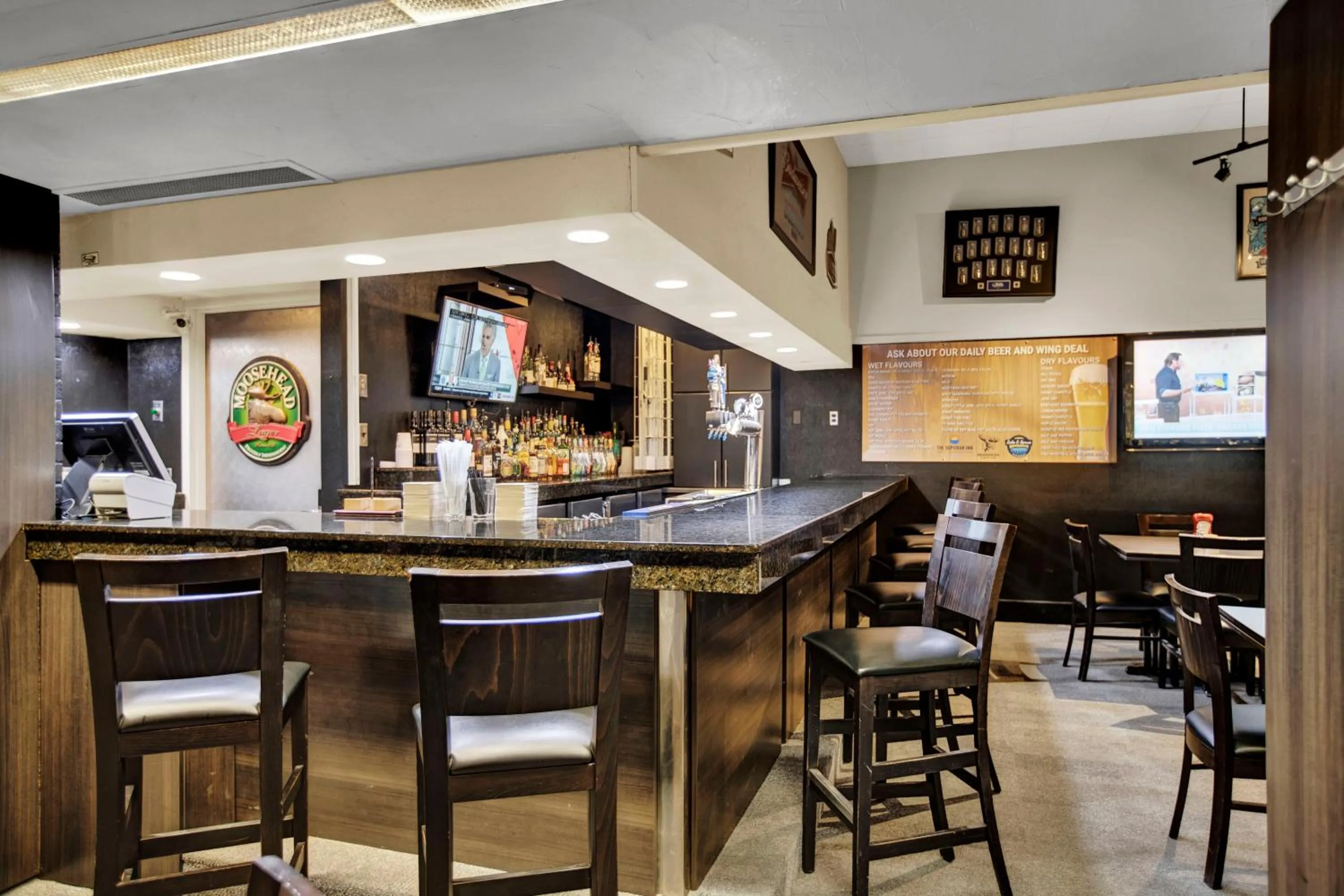 Restaurant/places to eat in Superior Inn Hotel and Conference Centre Thunder Bay