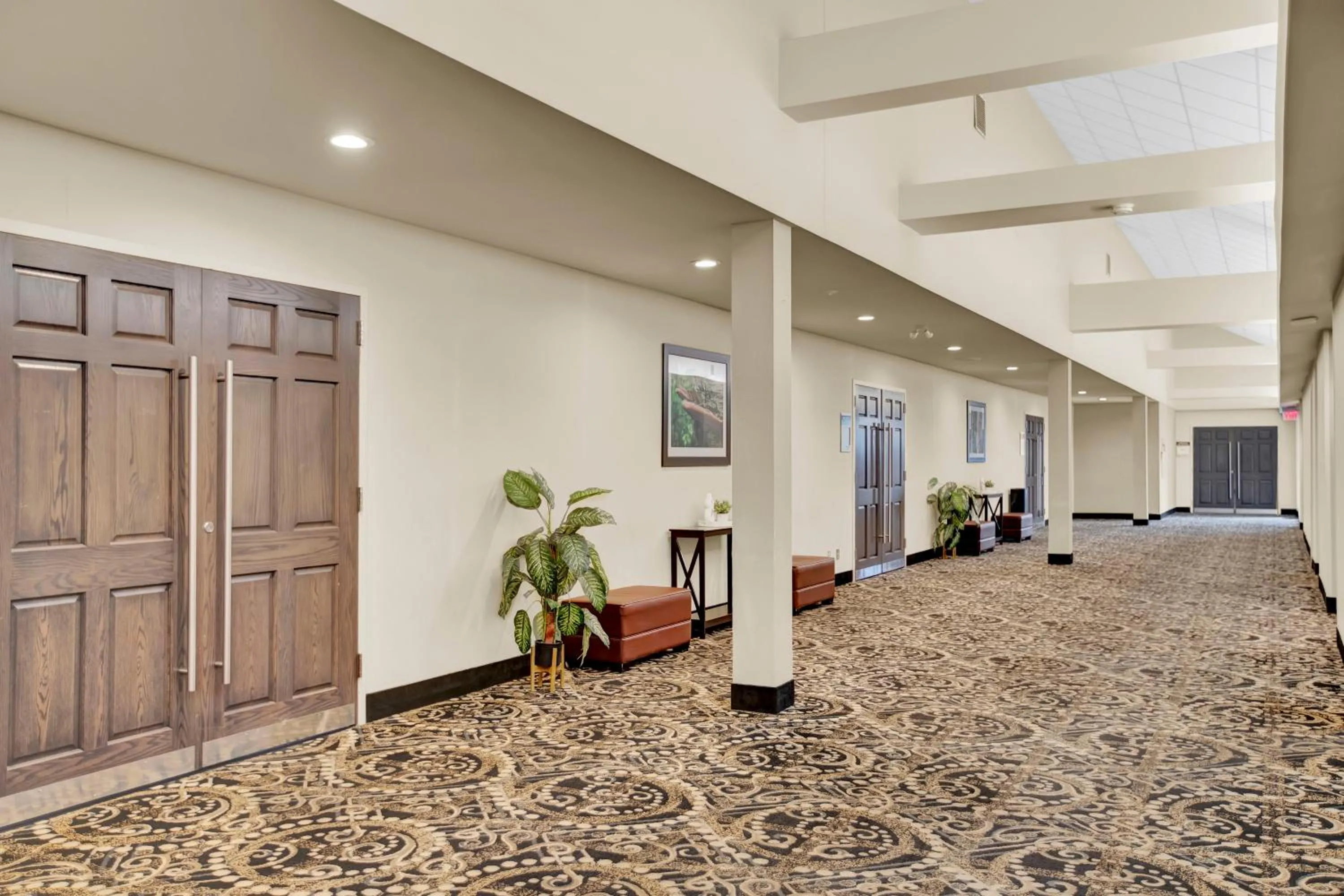 Property building in Superior Inn Hotel and Conference Centre Thunder Bay