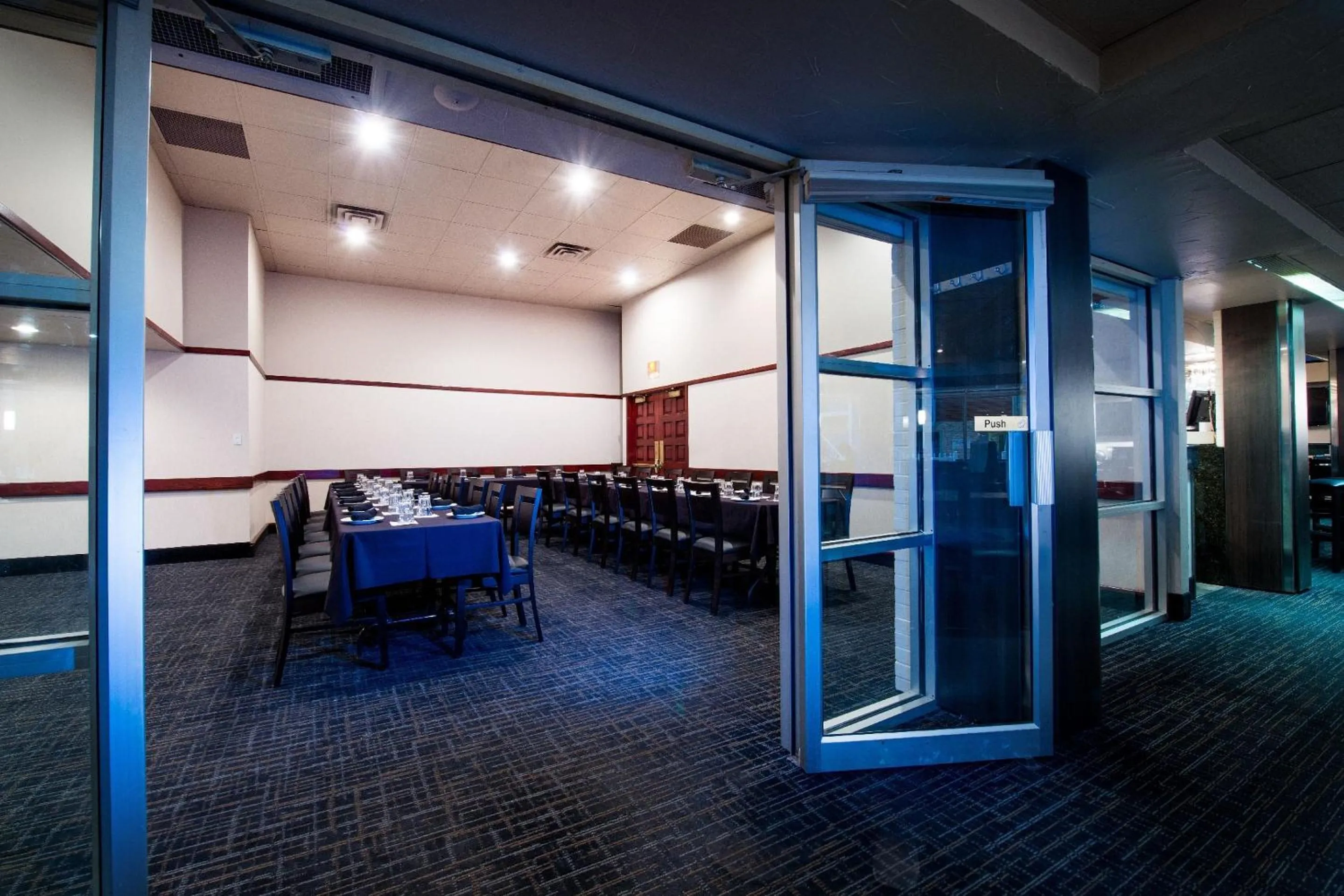 Restaurant/places to eat in Superior Inn Hotel and Conference Centre Thunder Bay