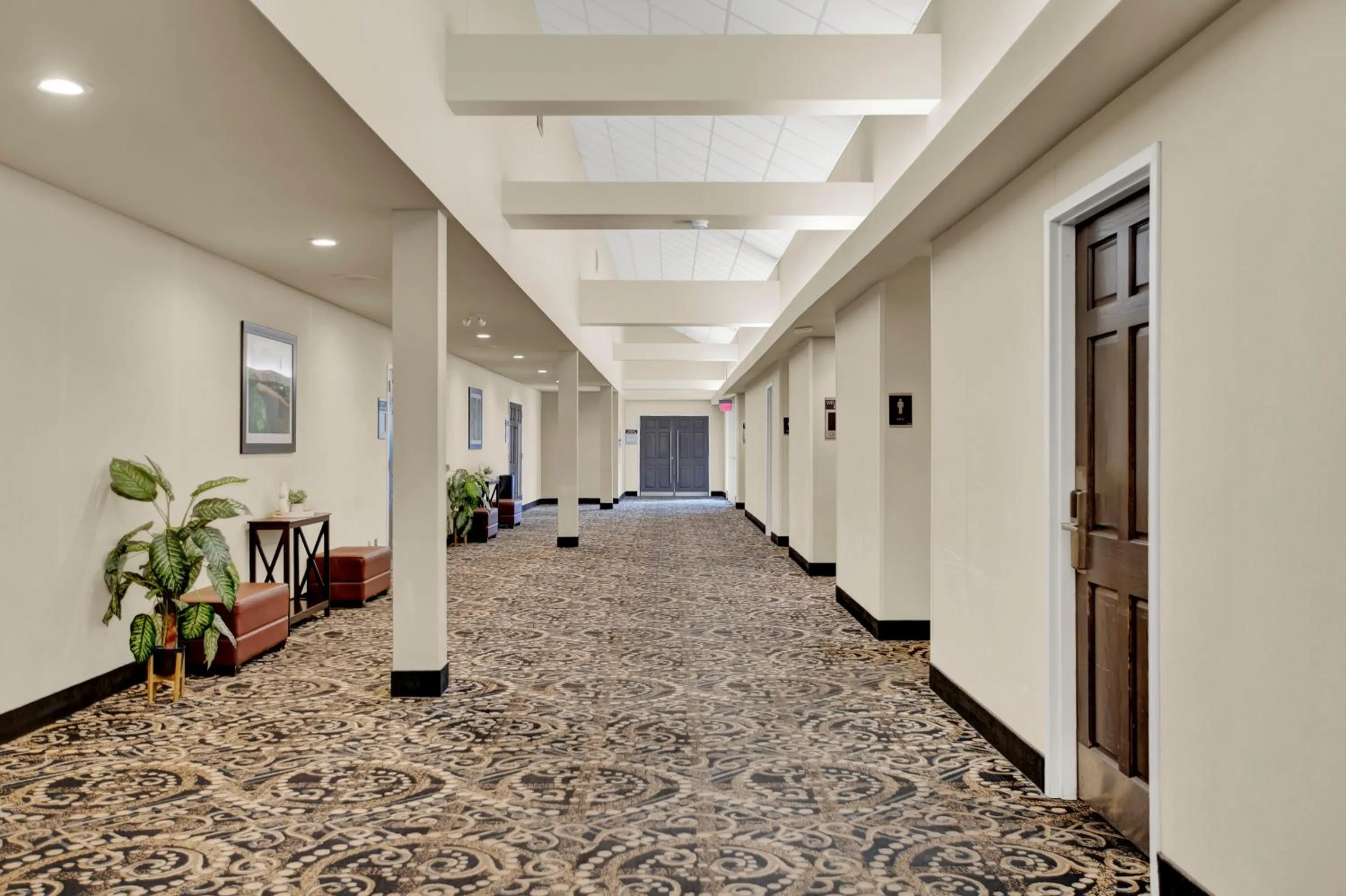 Property building in Superior Inn Hotel and Conference Centre Thunder Bay