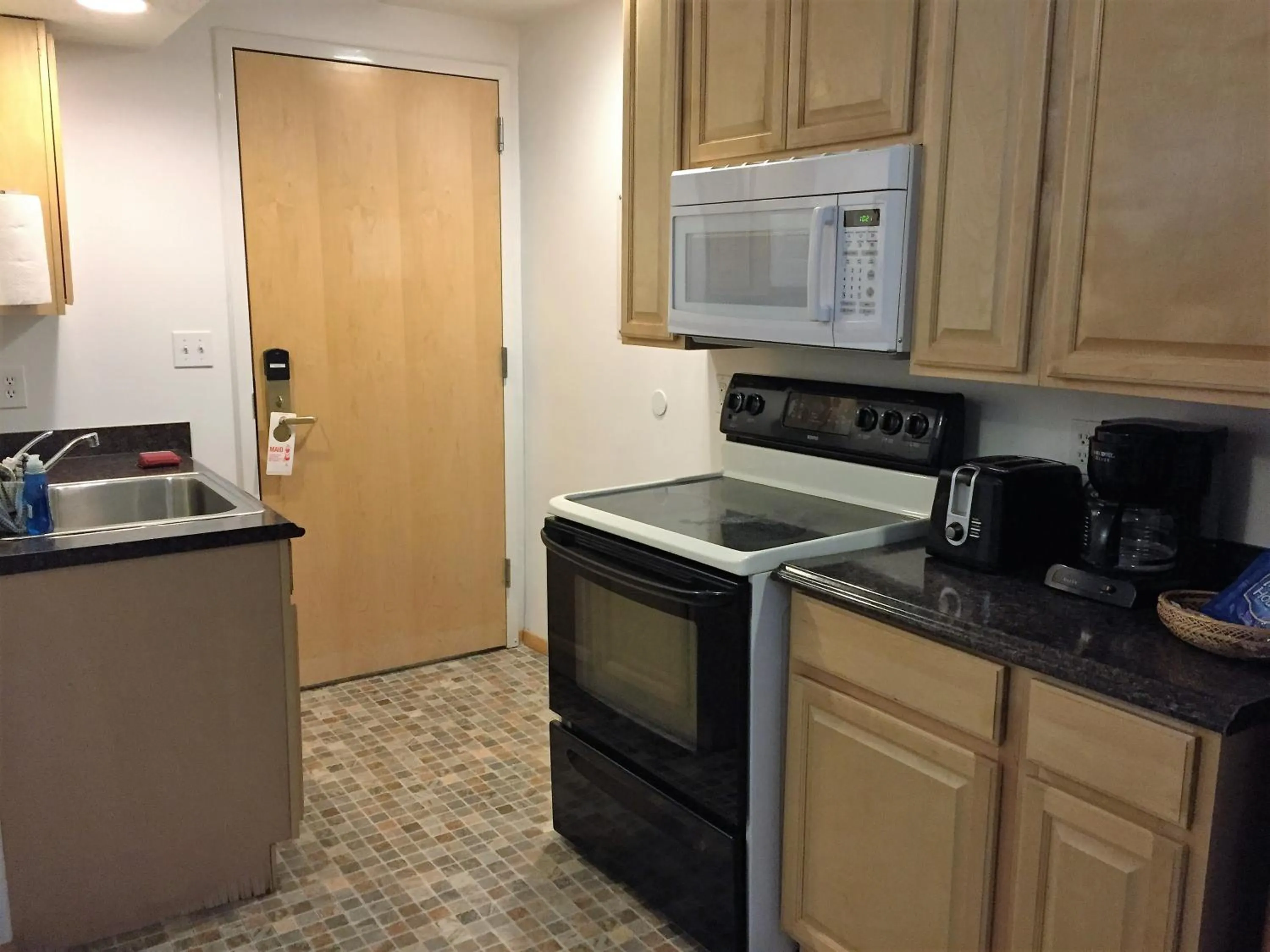 Kitchen or kitchenette in Abbey Archway Inn