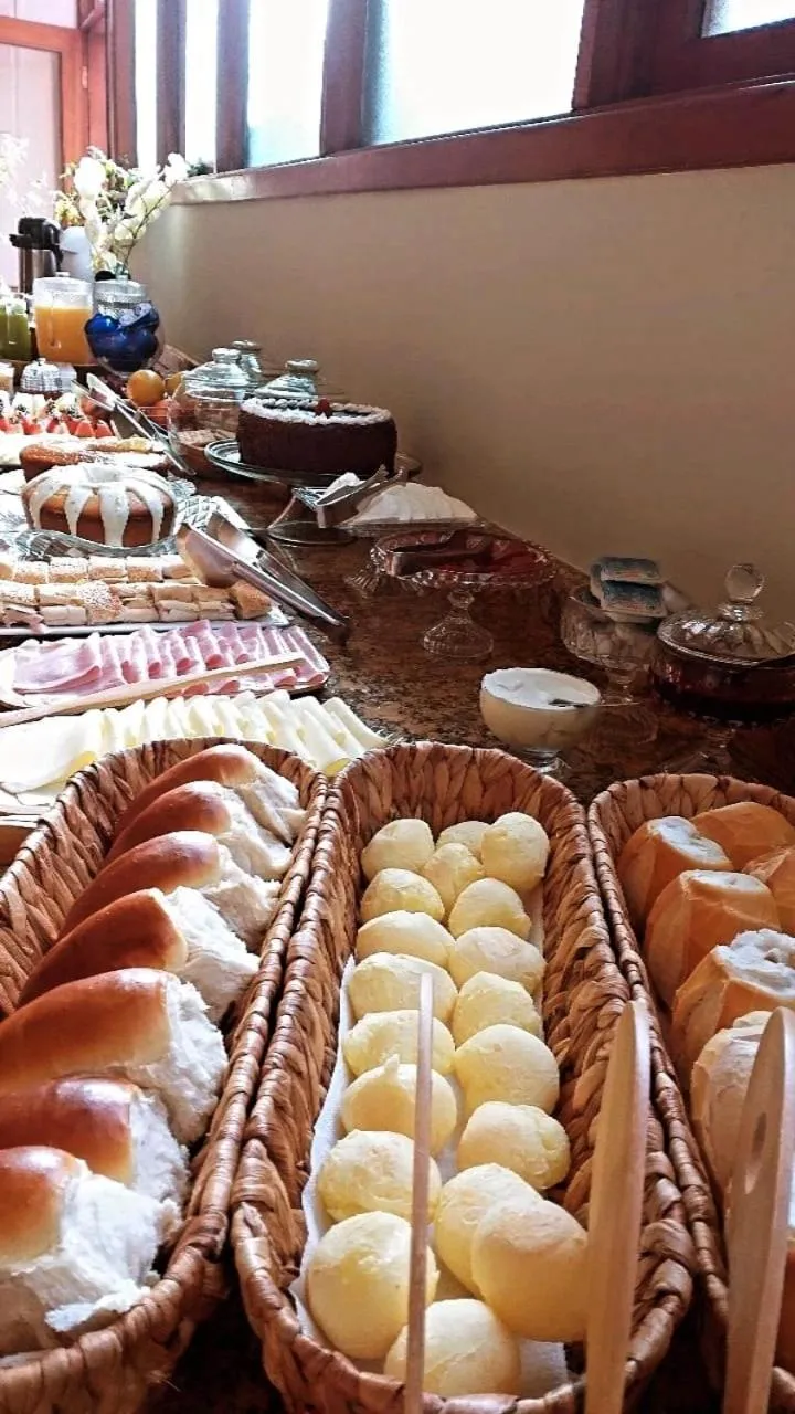 Buffet breakfast in Pousada Condado Brasileiro