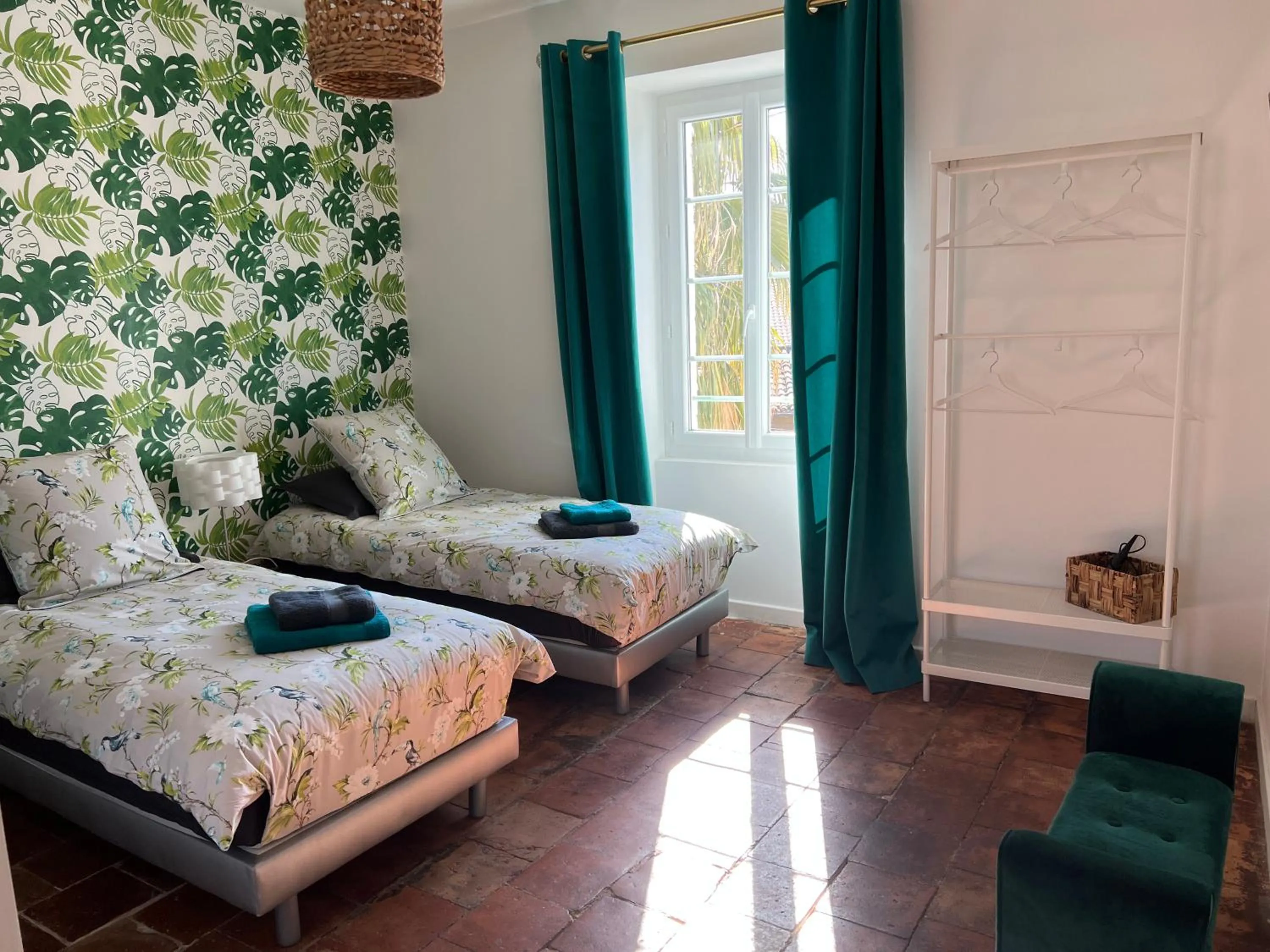 Bedroom, Bed in Effets Personnels