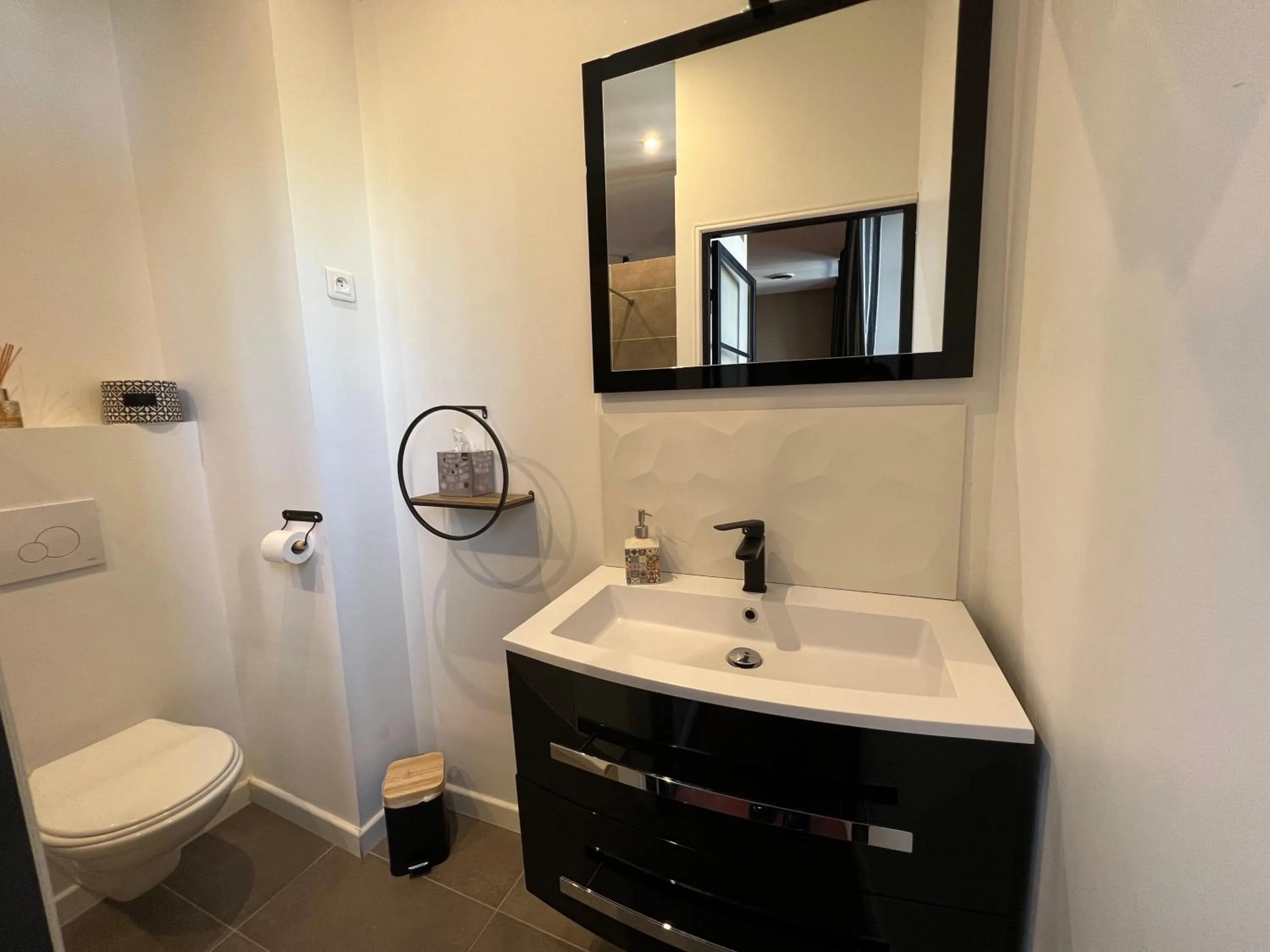 Toilet in Effets Personnels