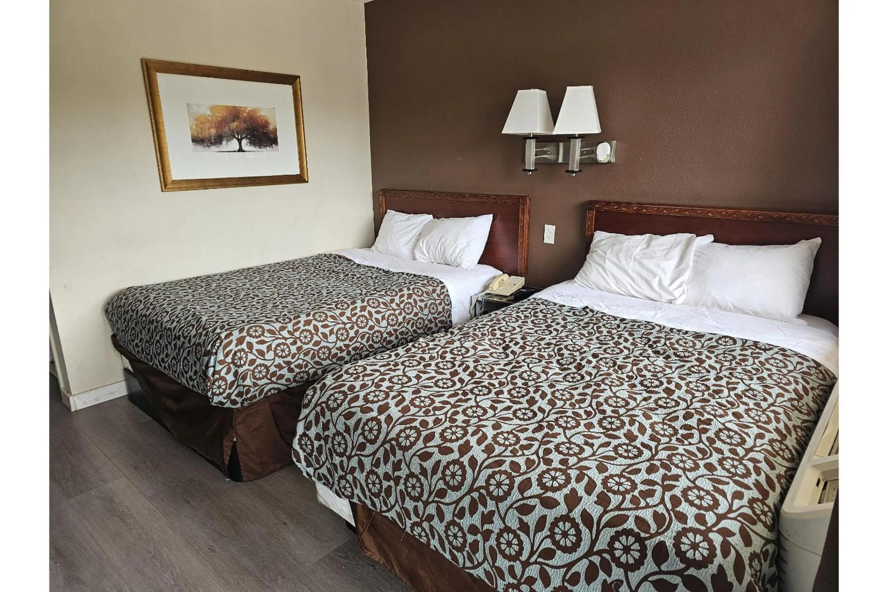 Bedroom, Bed in Travel Inn By OYO Omaha