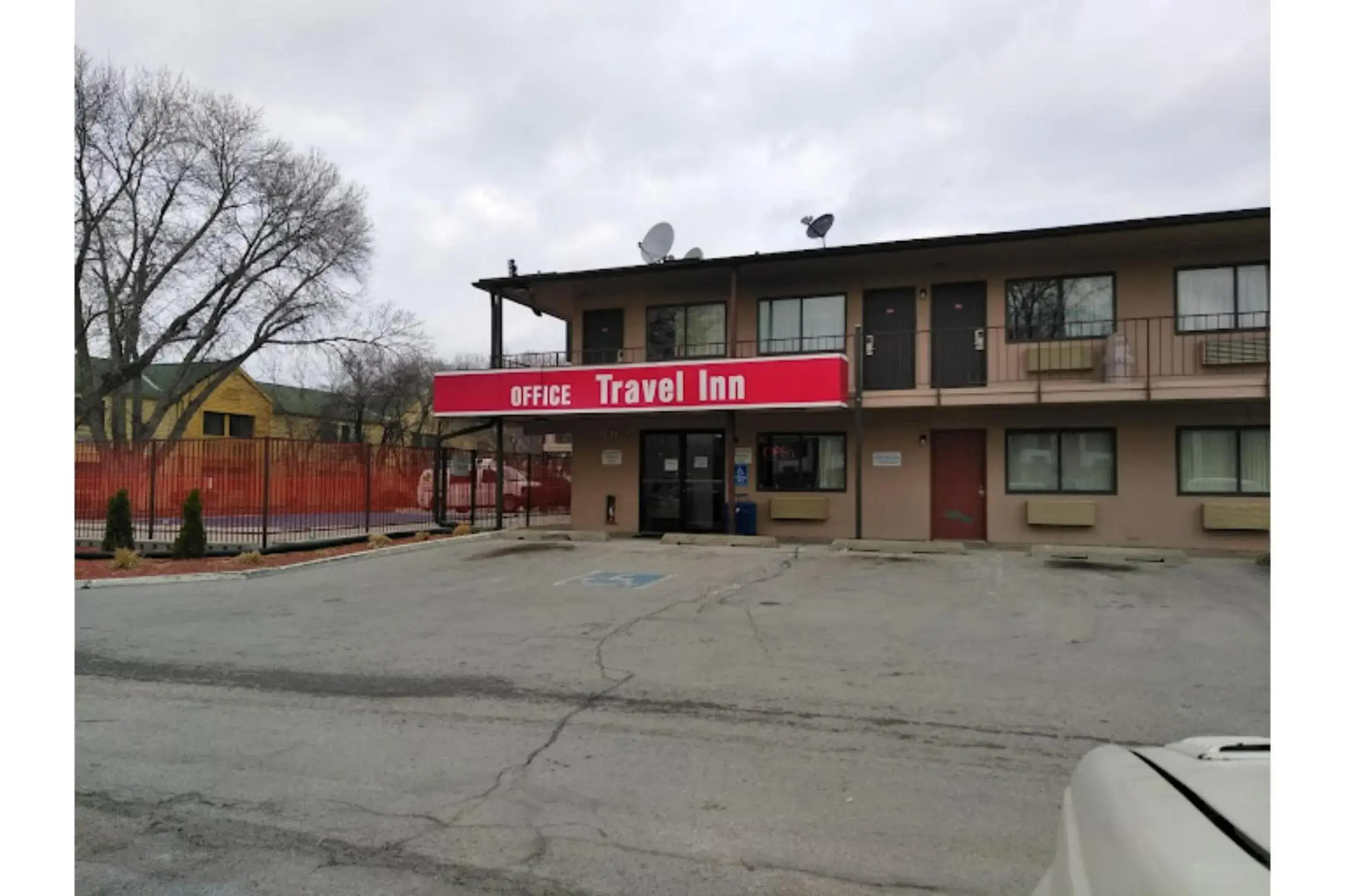 Facade/entrance in Travel Inn By OYO Omaha Facade/entrance in Travel Inn By OYO Omaha