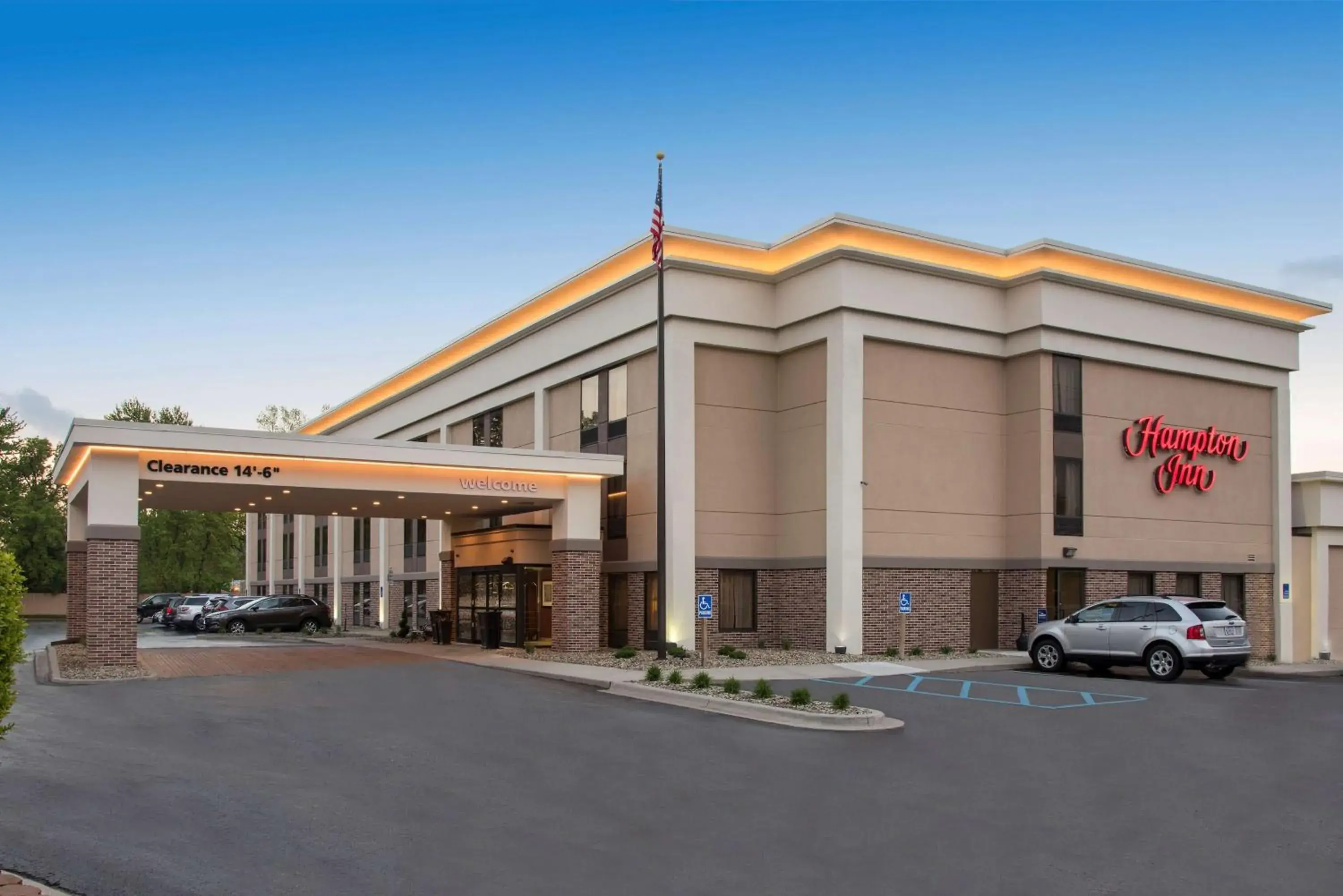 Property building in Hampton Inn Port Huron Property building in Hampton Inn Port Huron